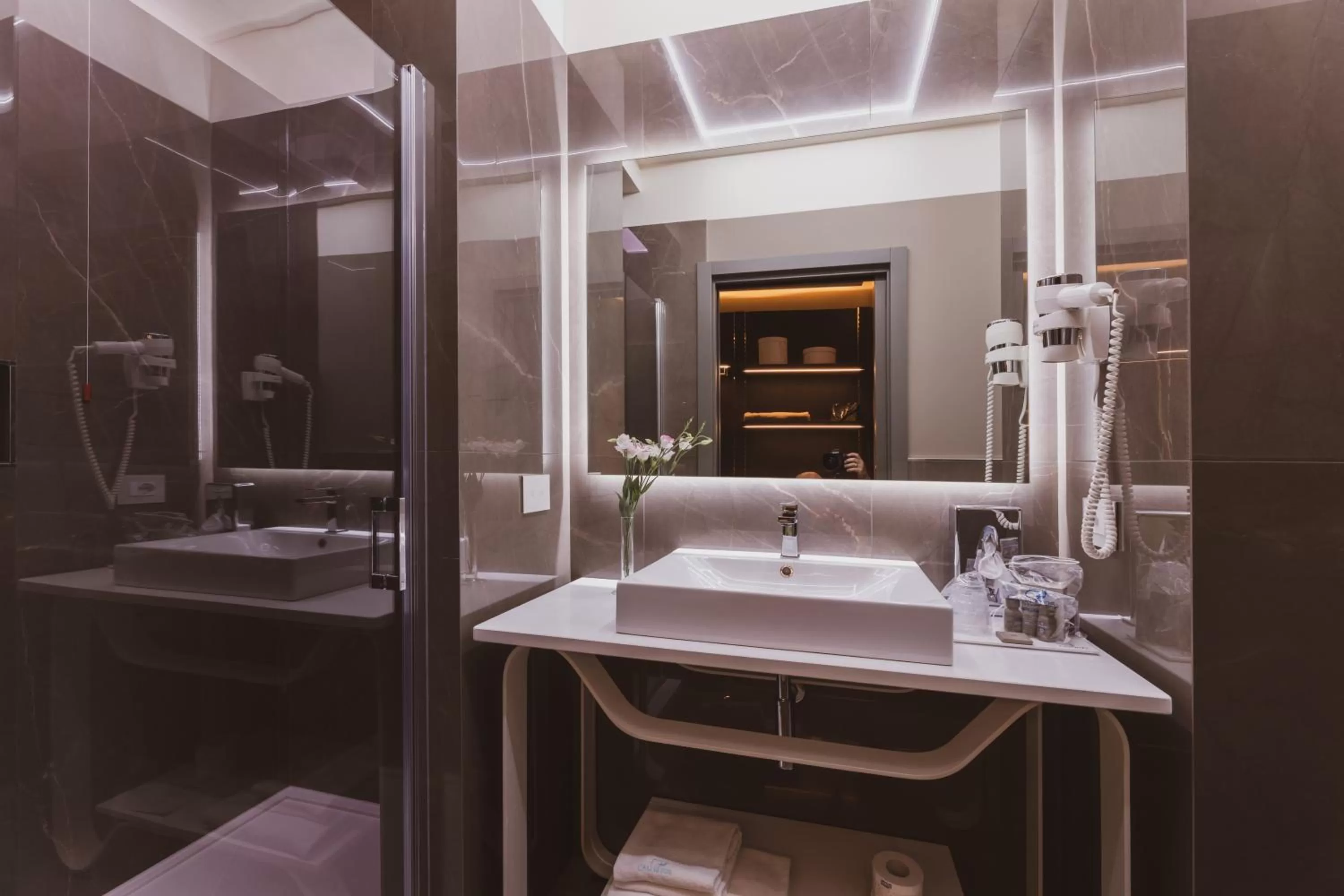 Toilet in Callistos Hotel & Spa