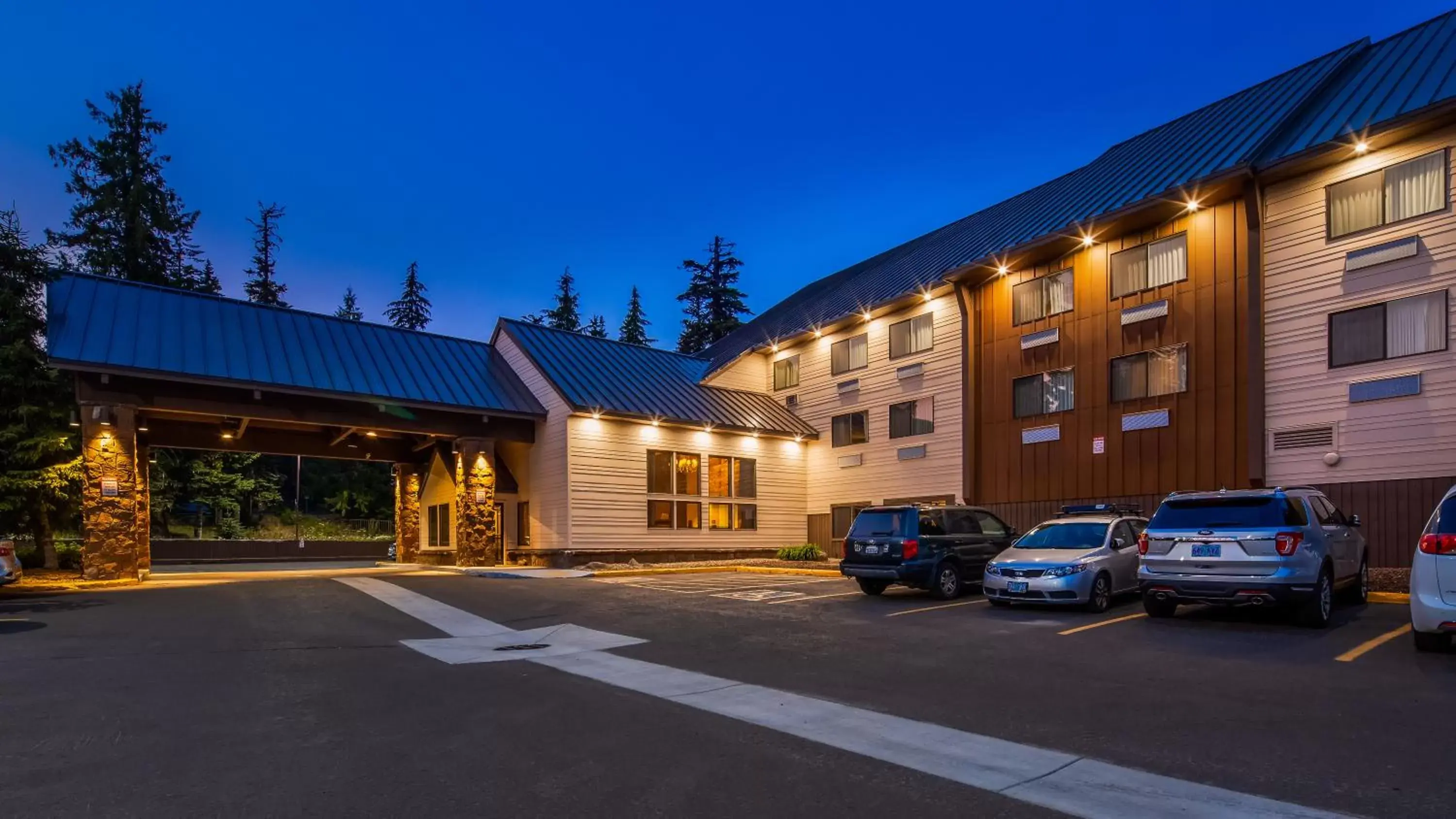 Facade/entrance, Property Building in Best Western Mt. Hood Inn