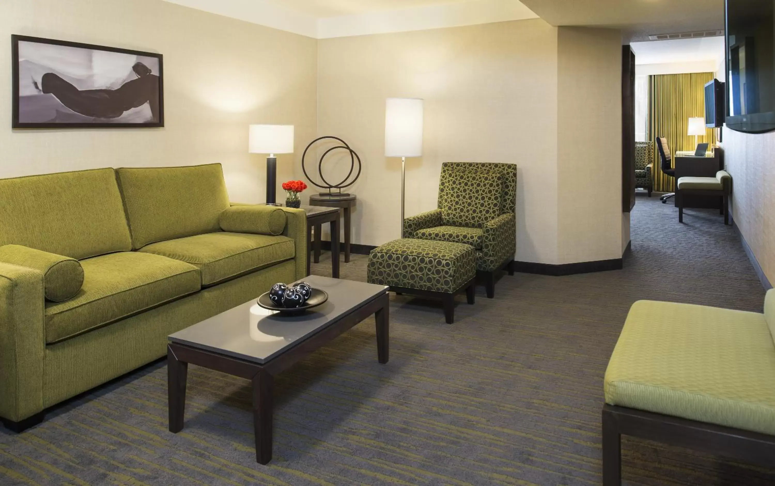 Living room in Saskatoon Inn & Conference Centre Living room in Saskatoon Inn & Conference Centre