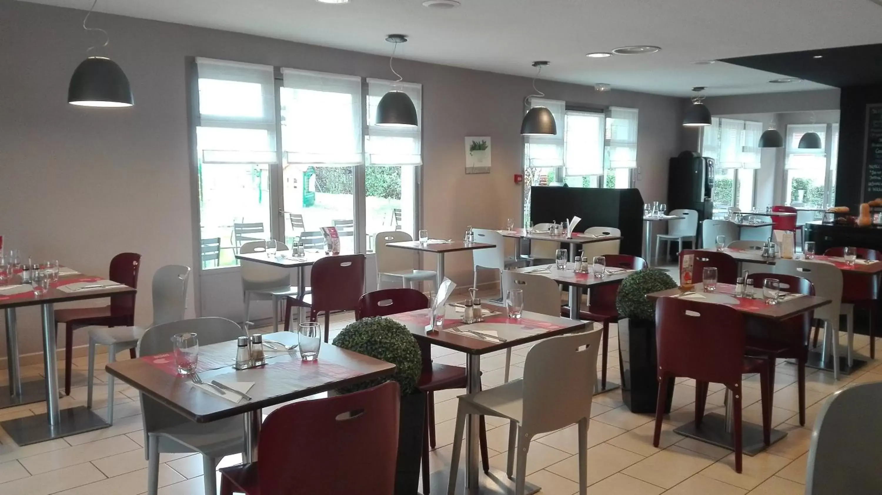 Restaurant/Places to Eat in Campanile Clermont-Ferrand Sud Issoire