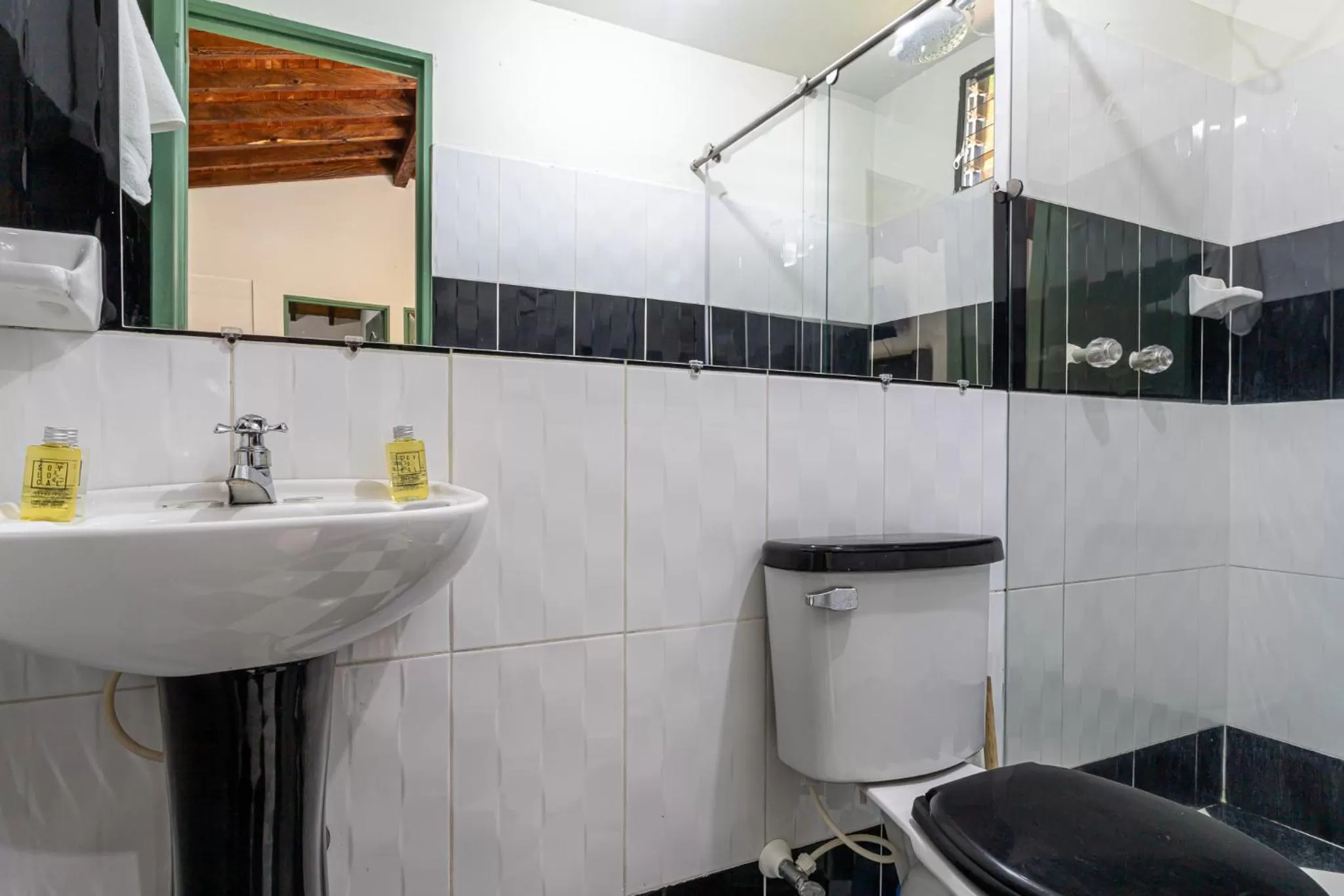 Bathroom in Soy Local Guatape Campestre