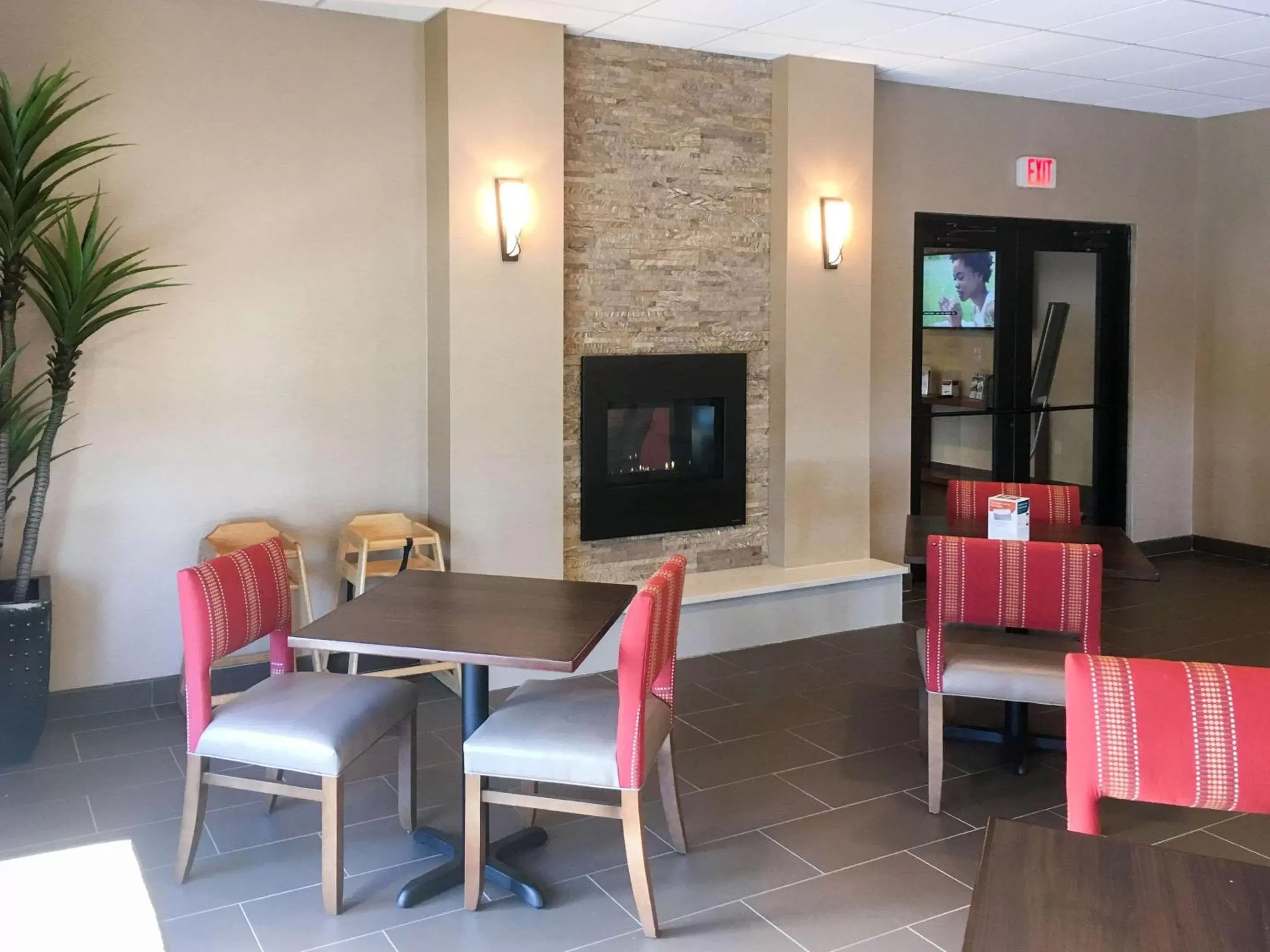 Restaurant/places to eat, Dining Area in Comfort Inn Latham/Albany North