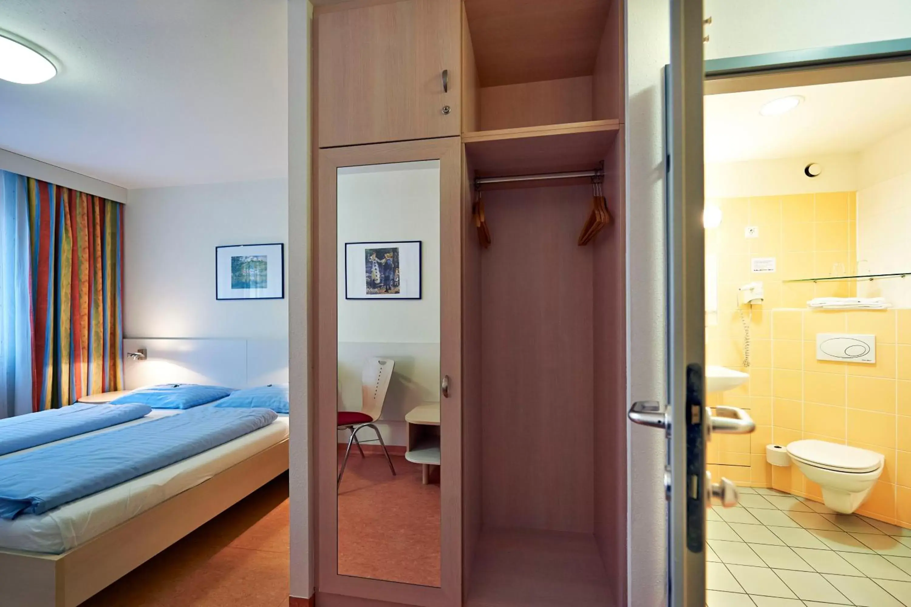 Bed, Bathroom in Hotel Kolping Wien Zentral