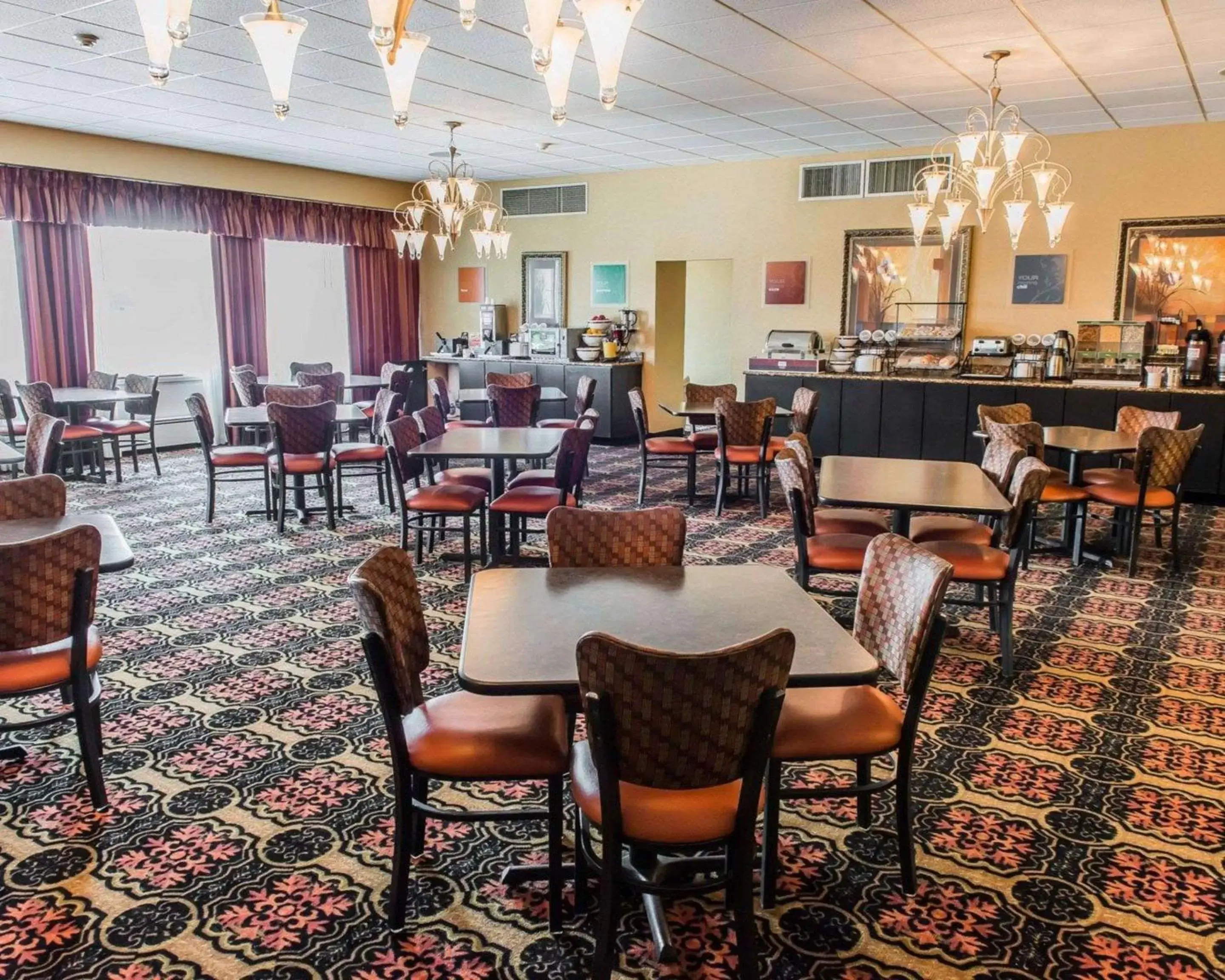 Restaurant/Places to Eat in Comfort Inn Somerset