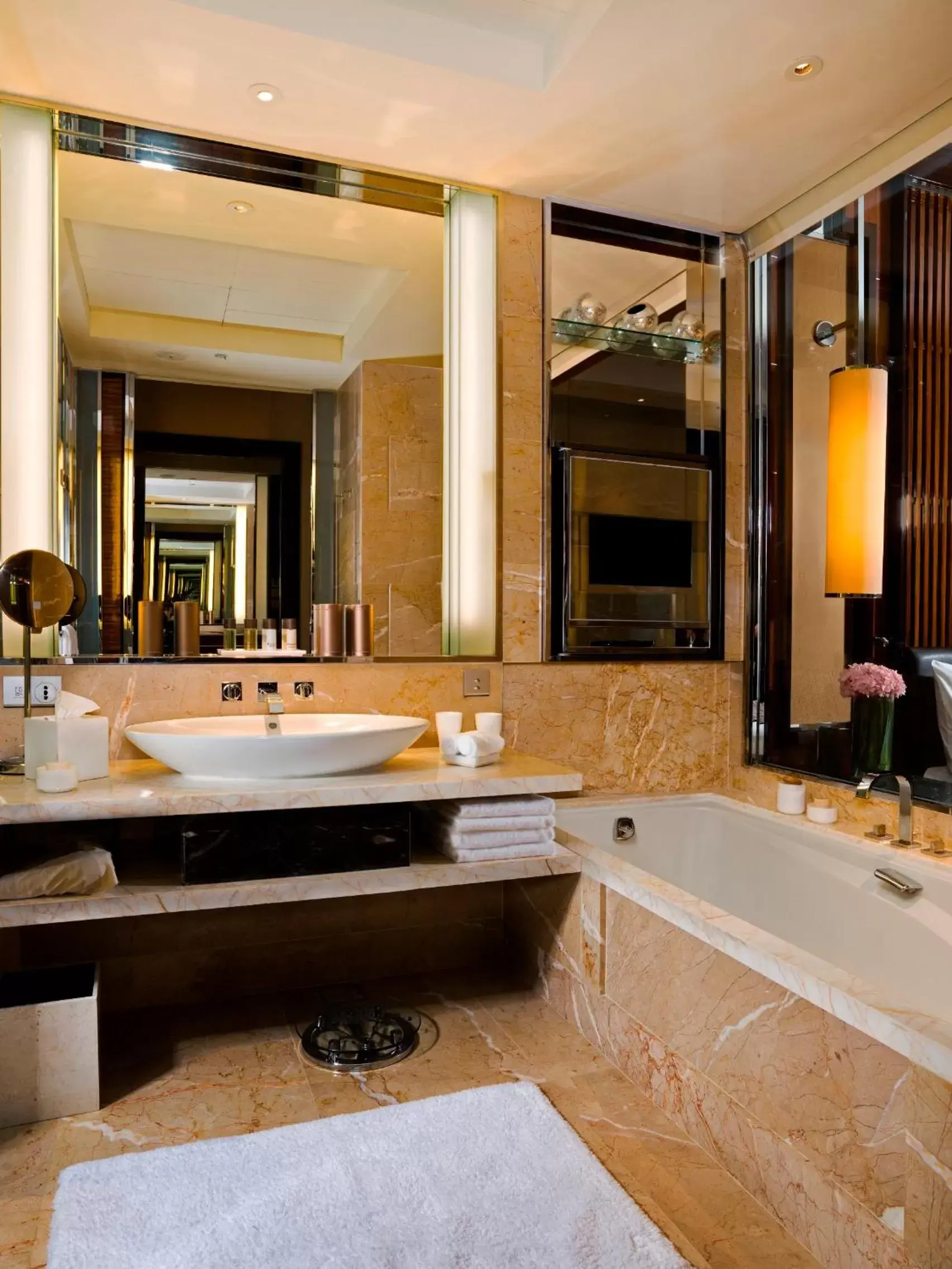 Bathroom in The Fullerton Bay Hotel Singapore