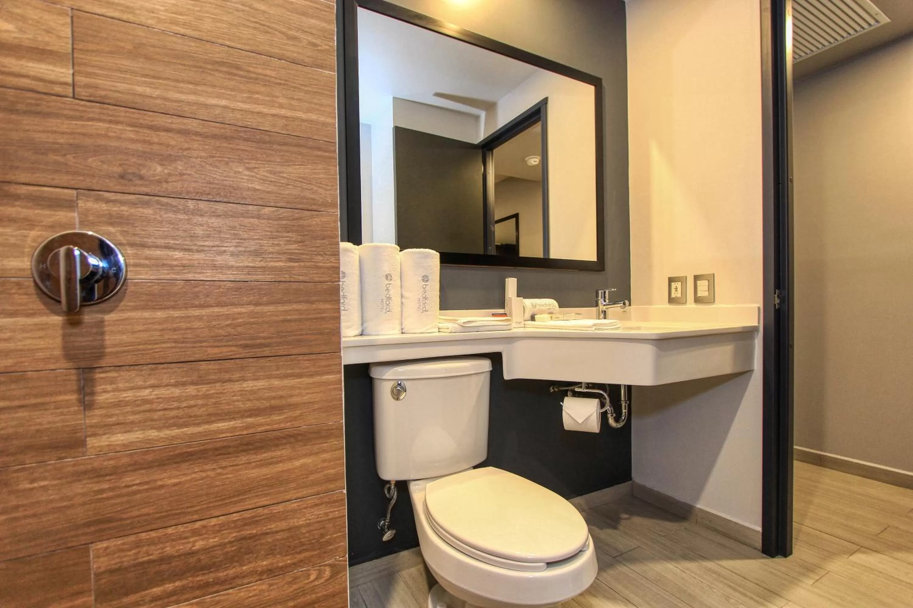 Bathroom in Bedford Hotel