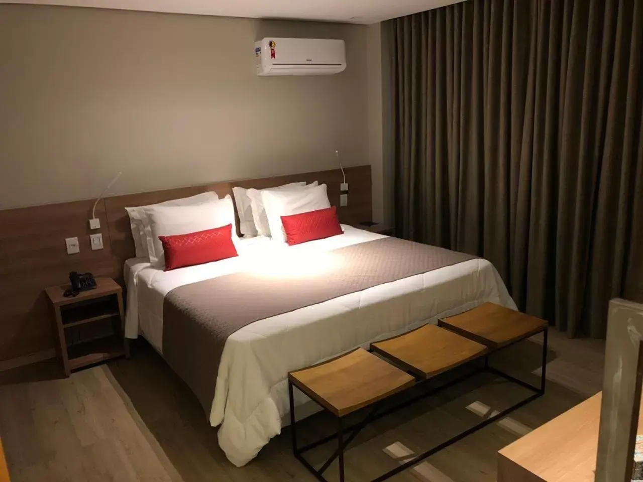 Photo of the whole room, Bed in Dubai Suites
