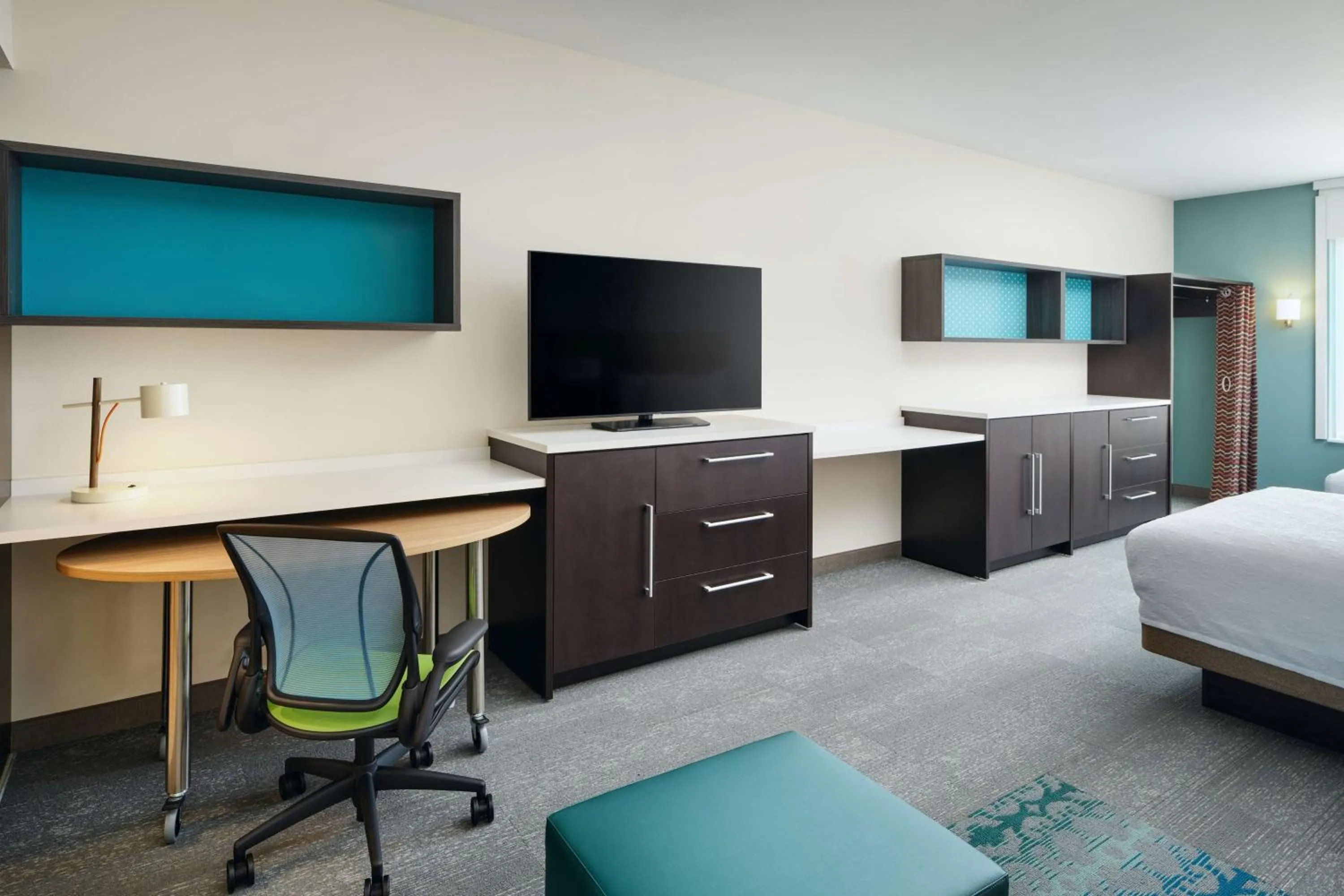 Bedroom, Bed in Home2 Suites By Hilton Richmond Glenside