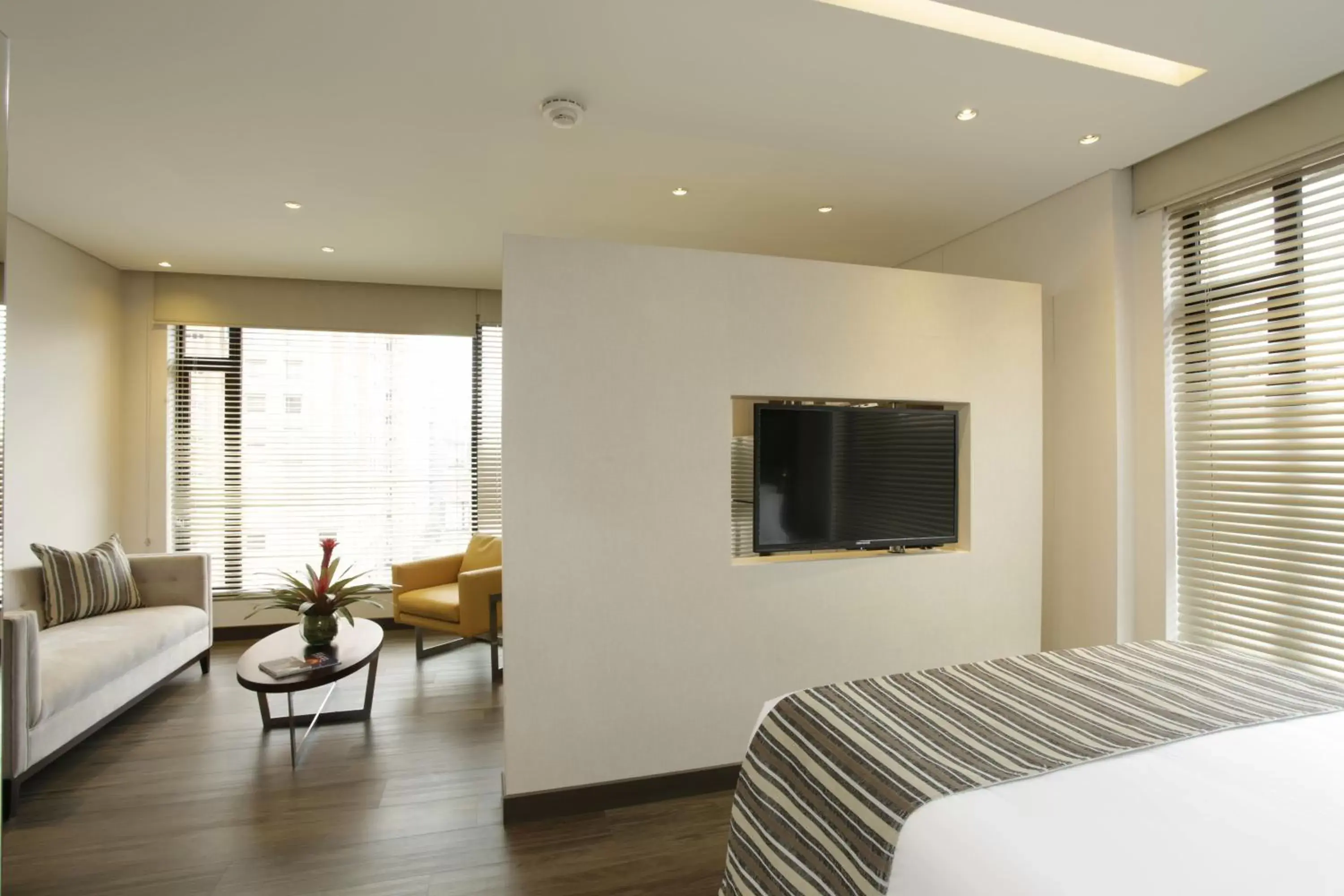 Bedroom, TV/Entertainment Center in bs Rosales Hotel