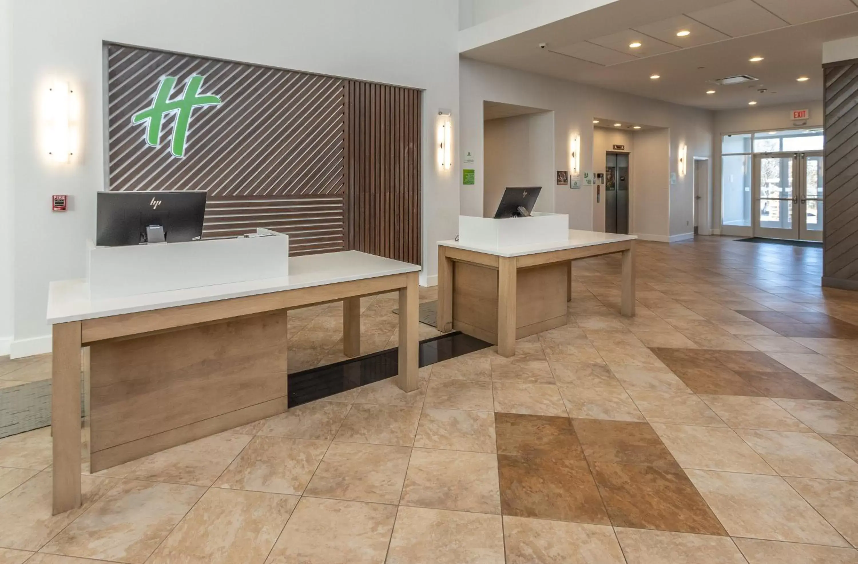 Property building, Lobby/Reception in Holiday Inn Hotel & Suites Memphis-Wolfchase Galleria, an IHG Hotel