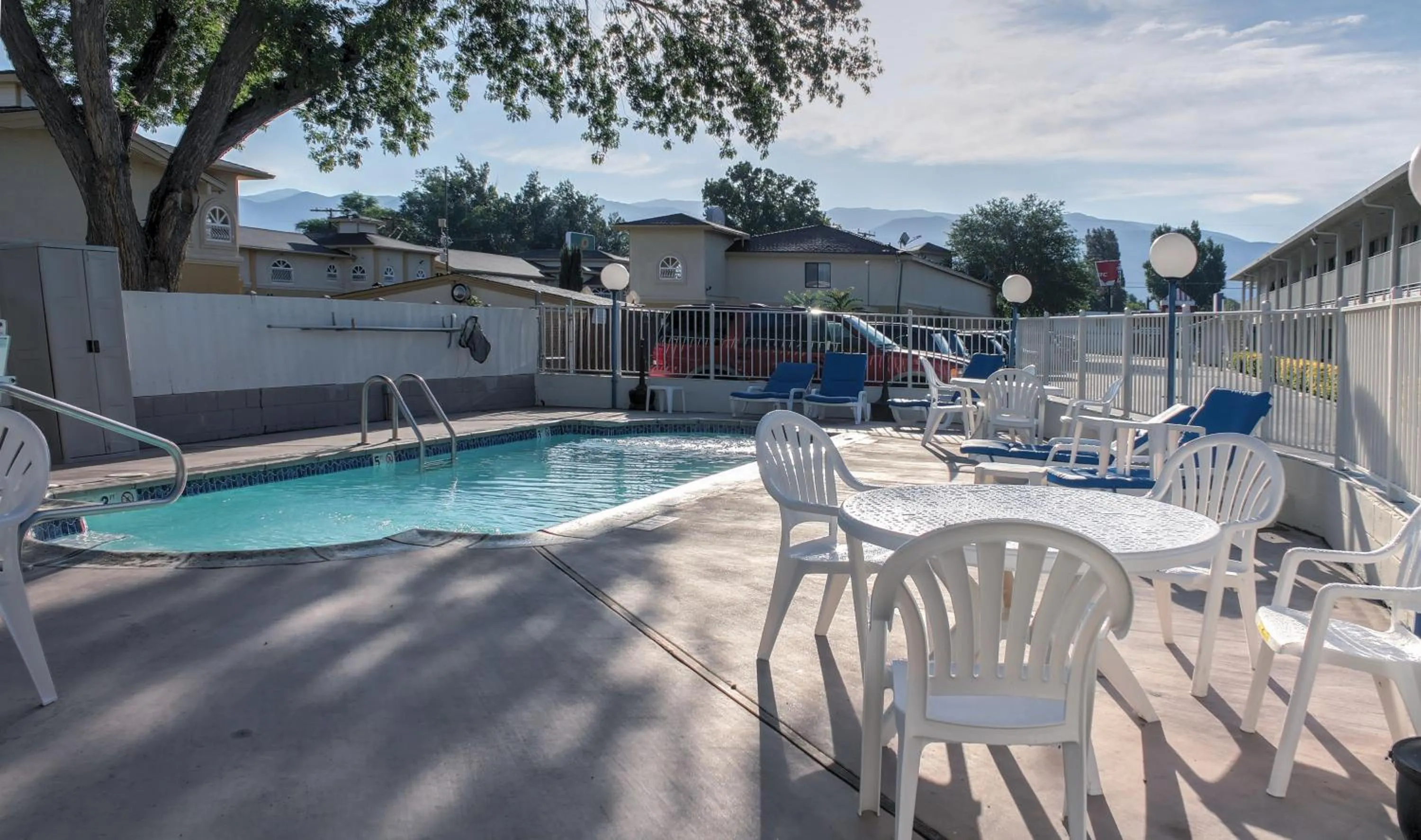Swimming pool in Motel 6-Bishop, CA