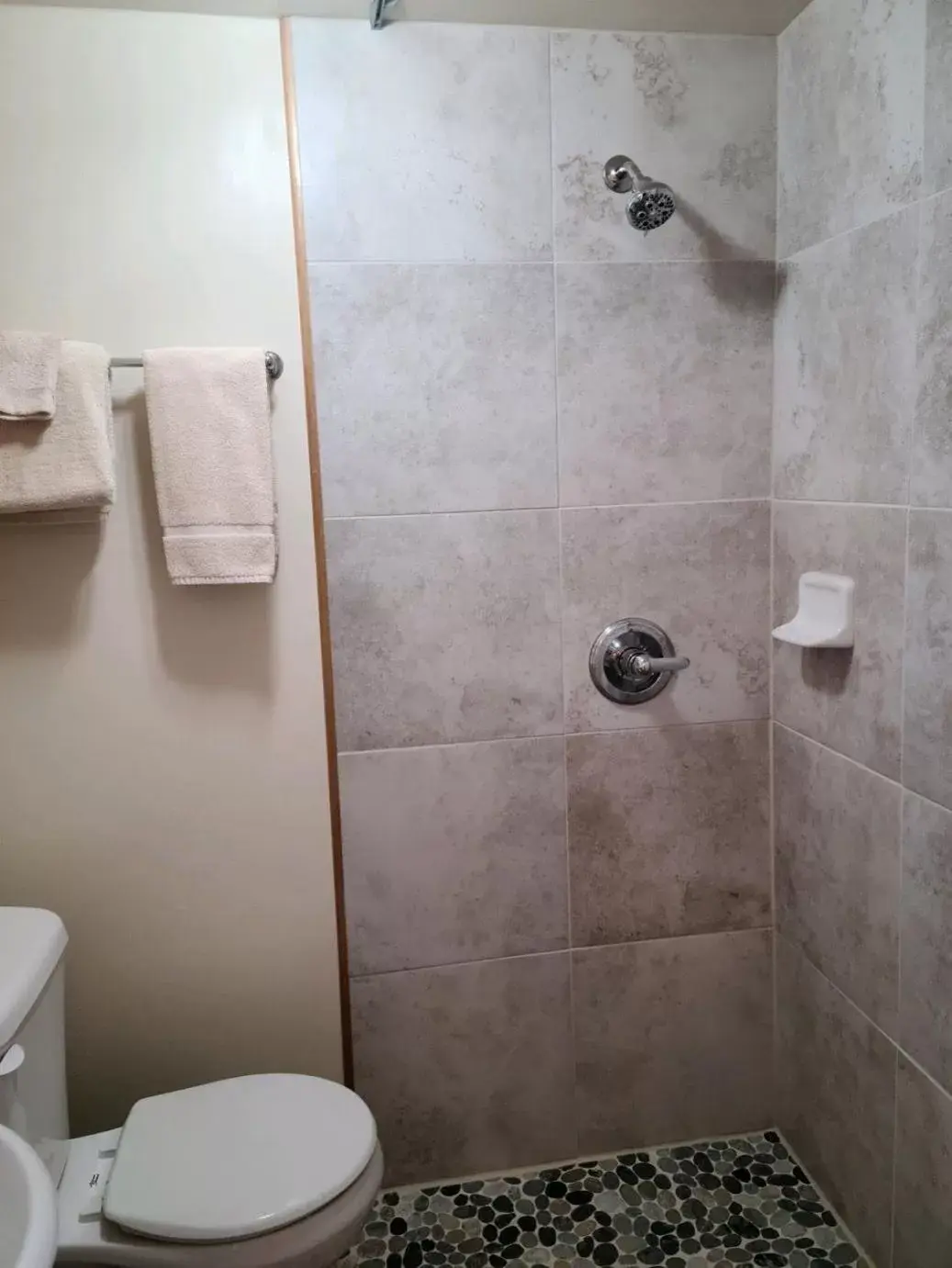 Bathroom in Lee's Ferry Lodge at Vermilion Cliffs