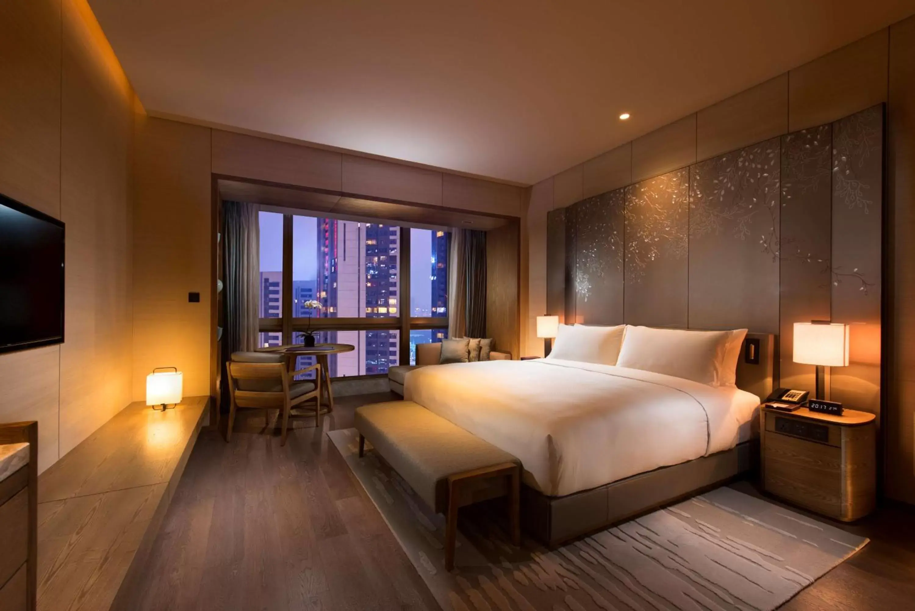 Bed in Conrad Guangzhou - Free shuttle between hotel and Exhibition Center during Canton Fair & Exhibitor registration Counter