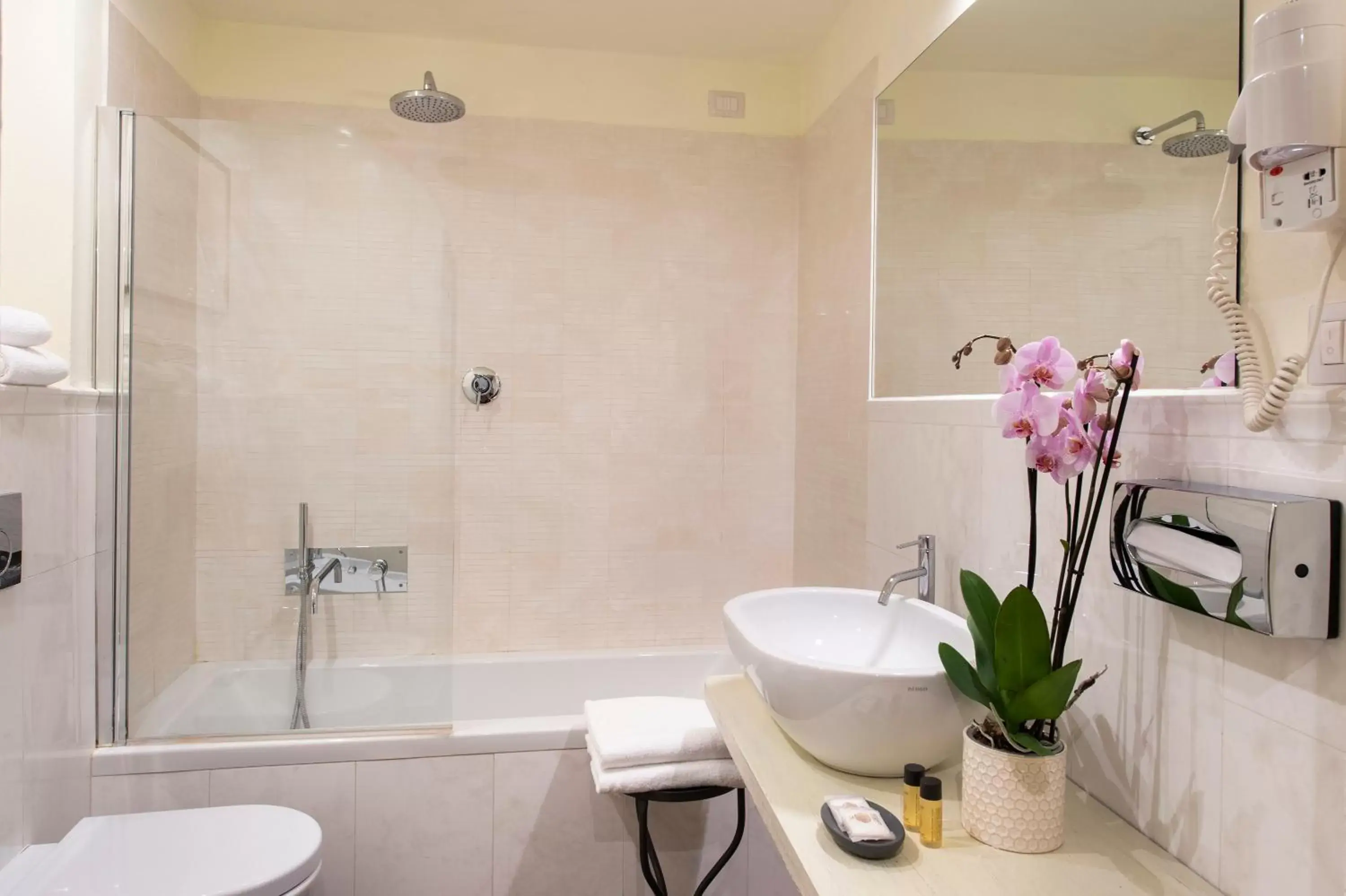 Bathroom in Hotel L'Antico Pozzo