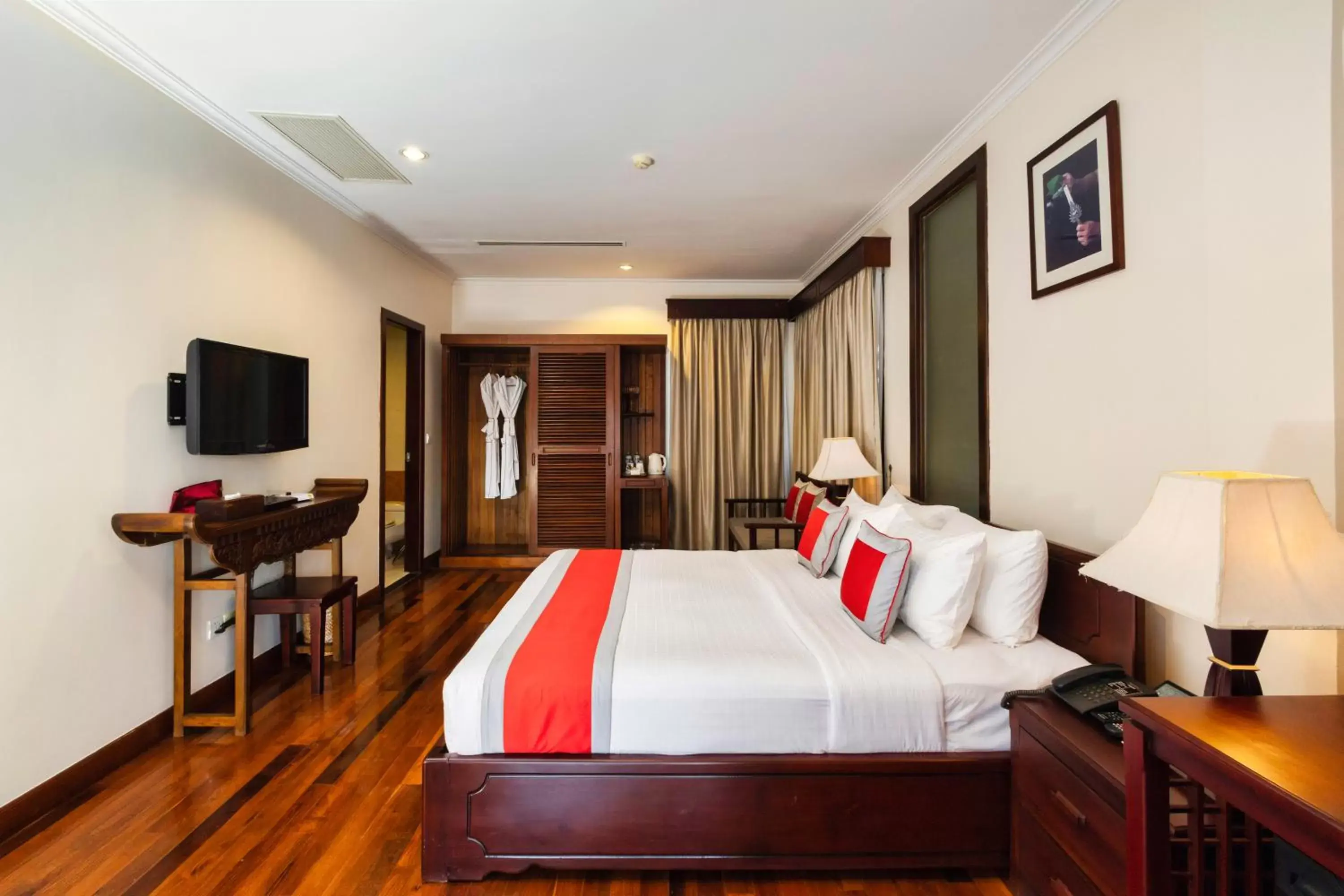 Bed in Saem Siemreap Hotel