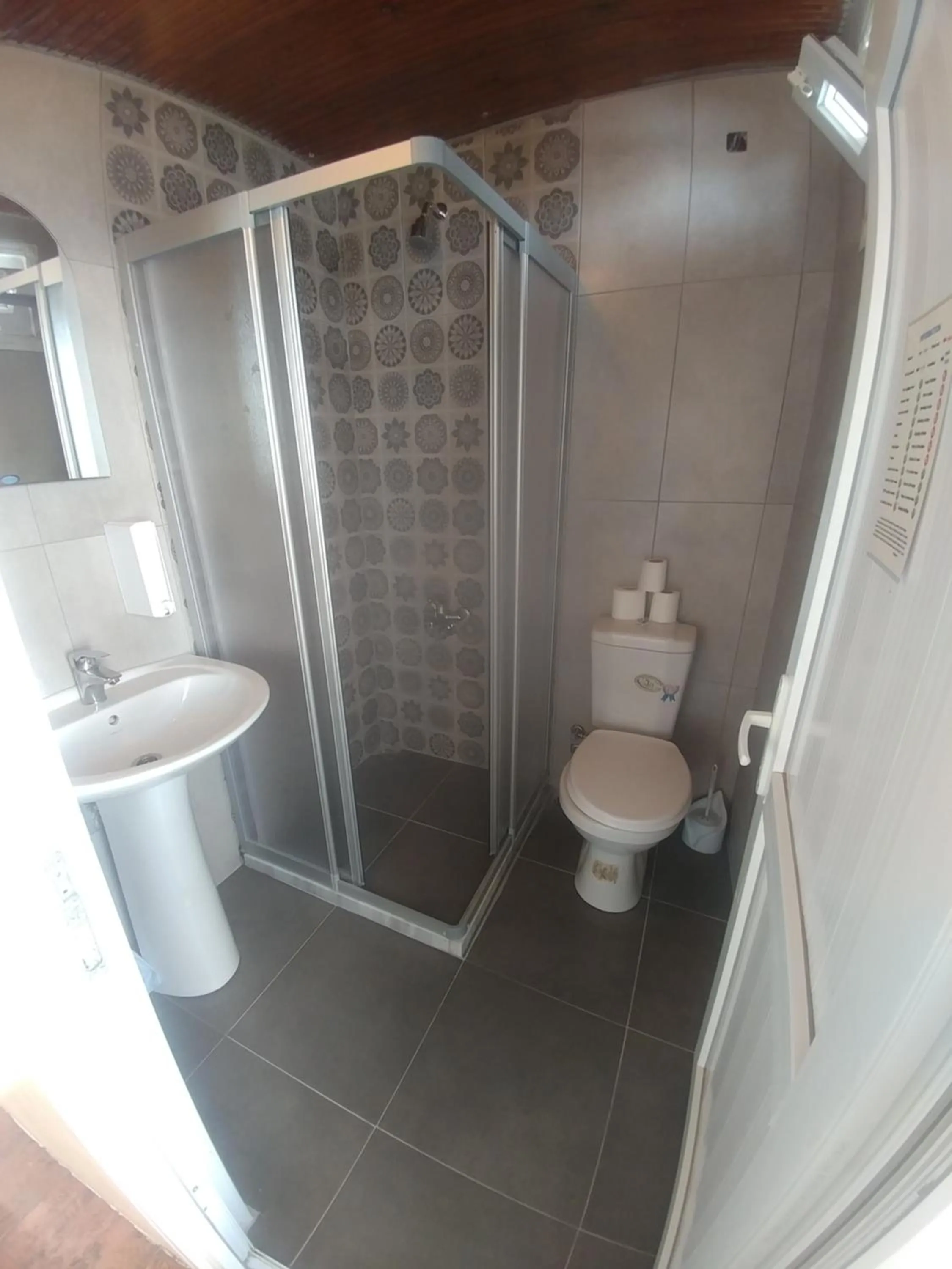 Shower in Antique Hostel