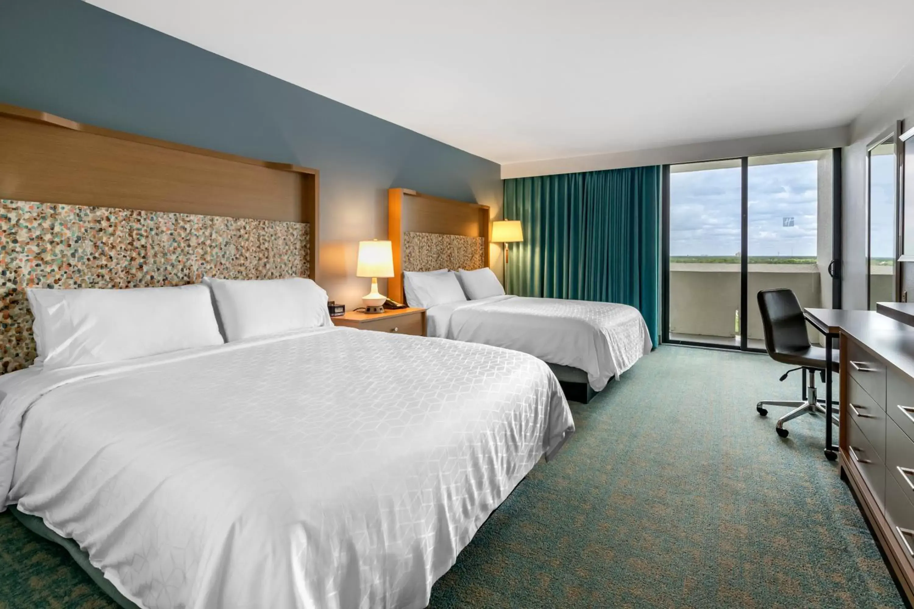 Photo of the whole room, Bed in Holiday Inn Orlando – Disney Springs™ Area, an IHG Hotel
