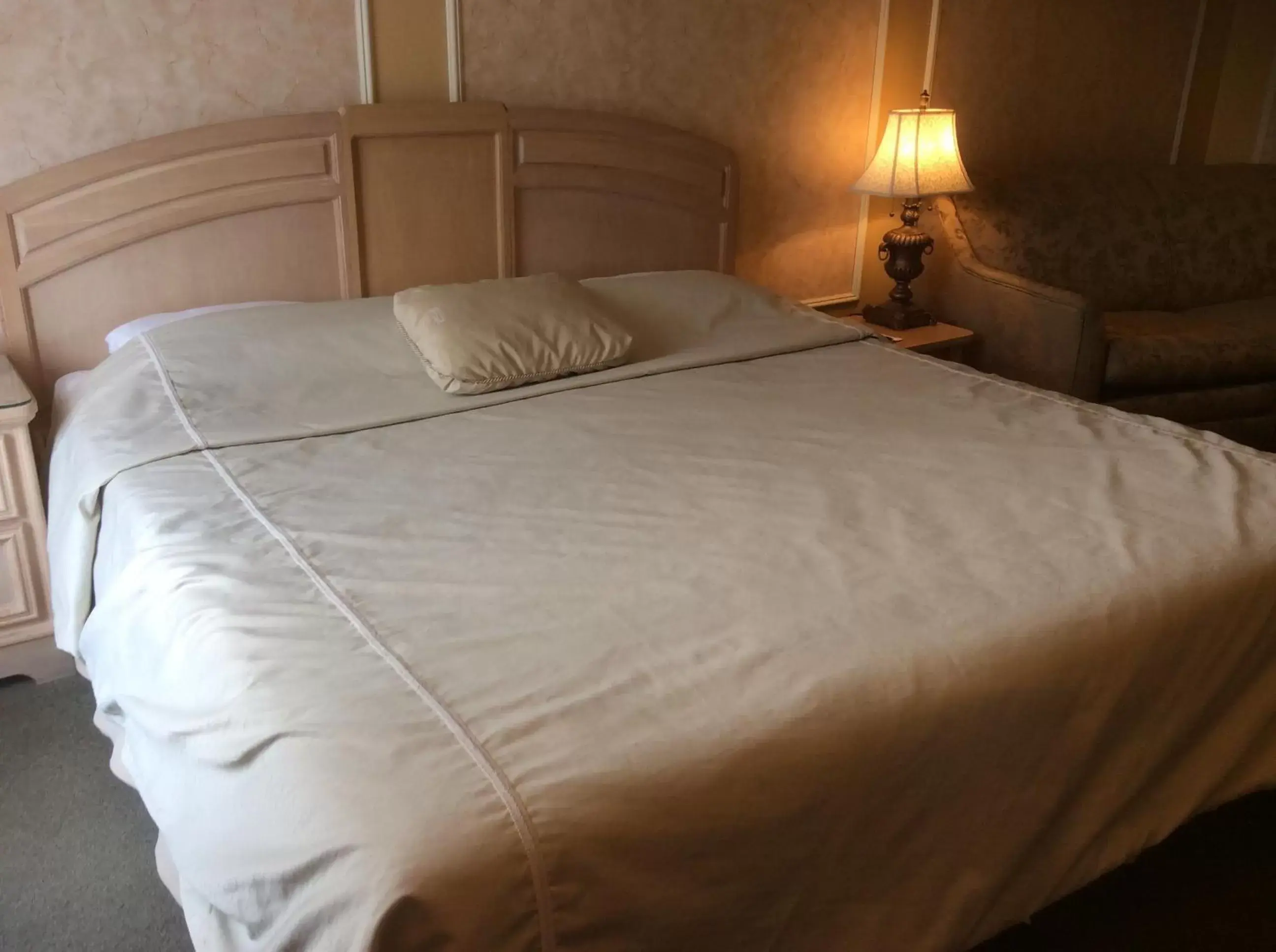 Bed in Hôtel Travelodge by Wyndham Victoriaville Bed in Hôtel Travelodge by Wyndham Victoriaville