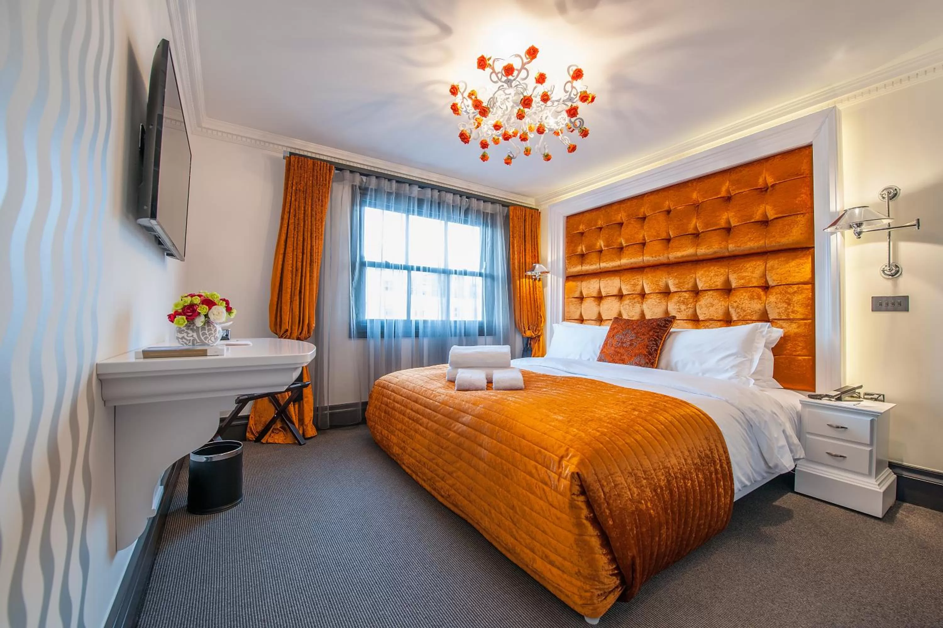 Bedroom, Bed in The Exhibitionist Hotel