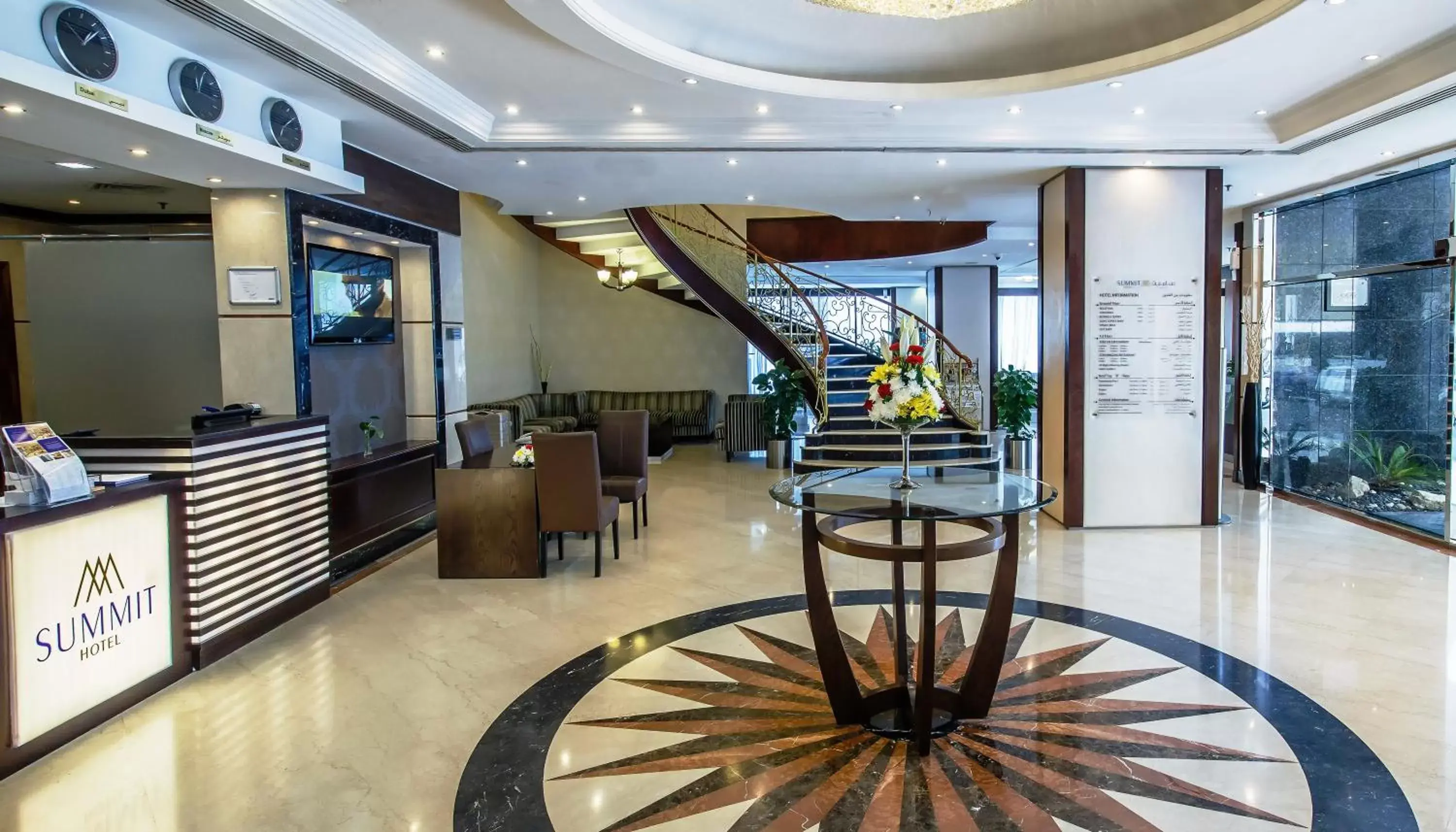 Lobby or reception in Landmark Summit Hotel
