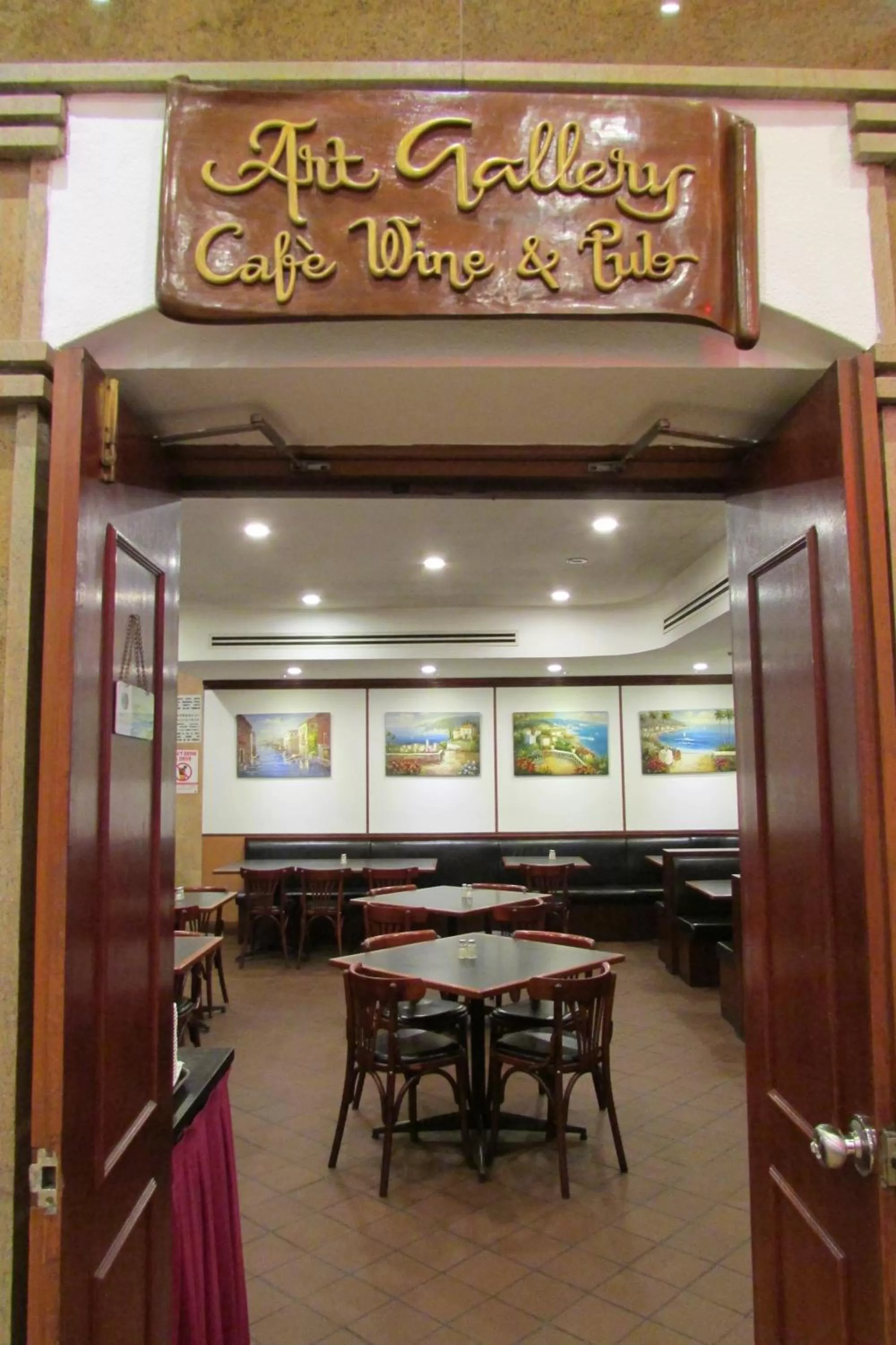 Restaurant/places to eat in Park View Hotel