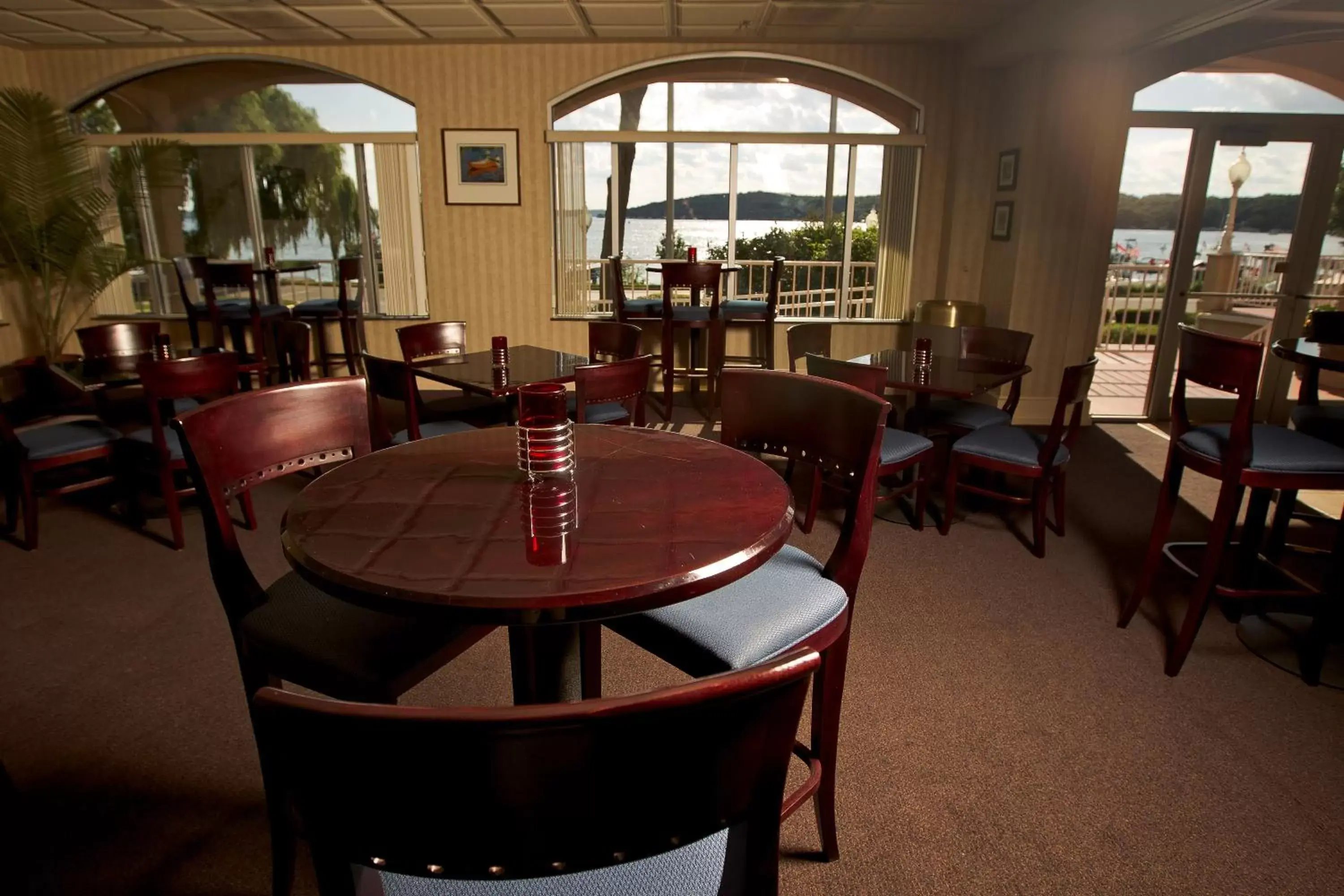 Lobby or reception, Restaurant/Places to Eat in Bella Vista Suites Lake Geneva