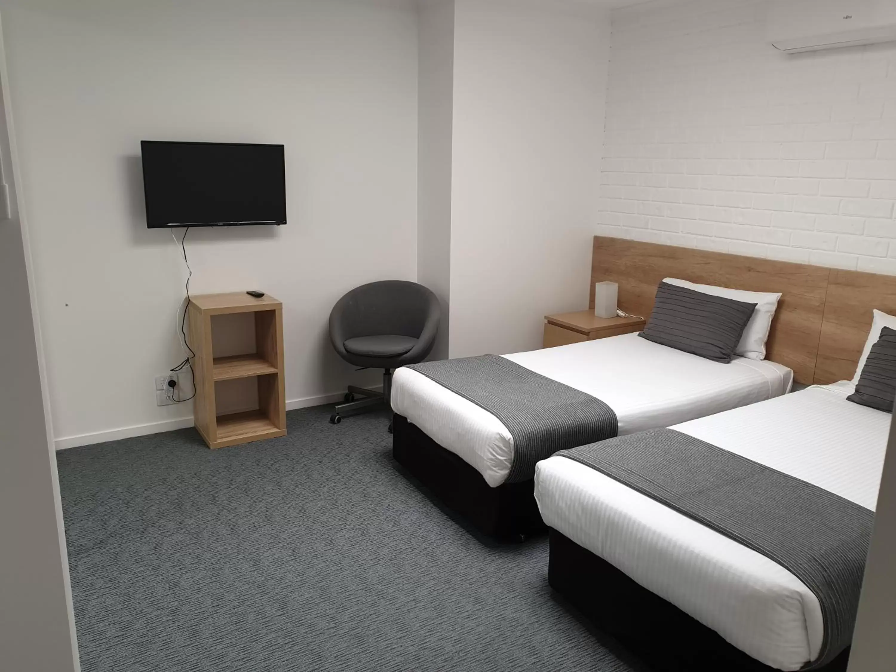 Bedroom, Bed in Twofold Bay Motor Inn Bedroom, Bed in Twofold Bay Motor Inn