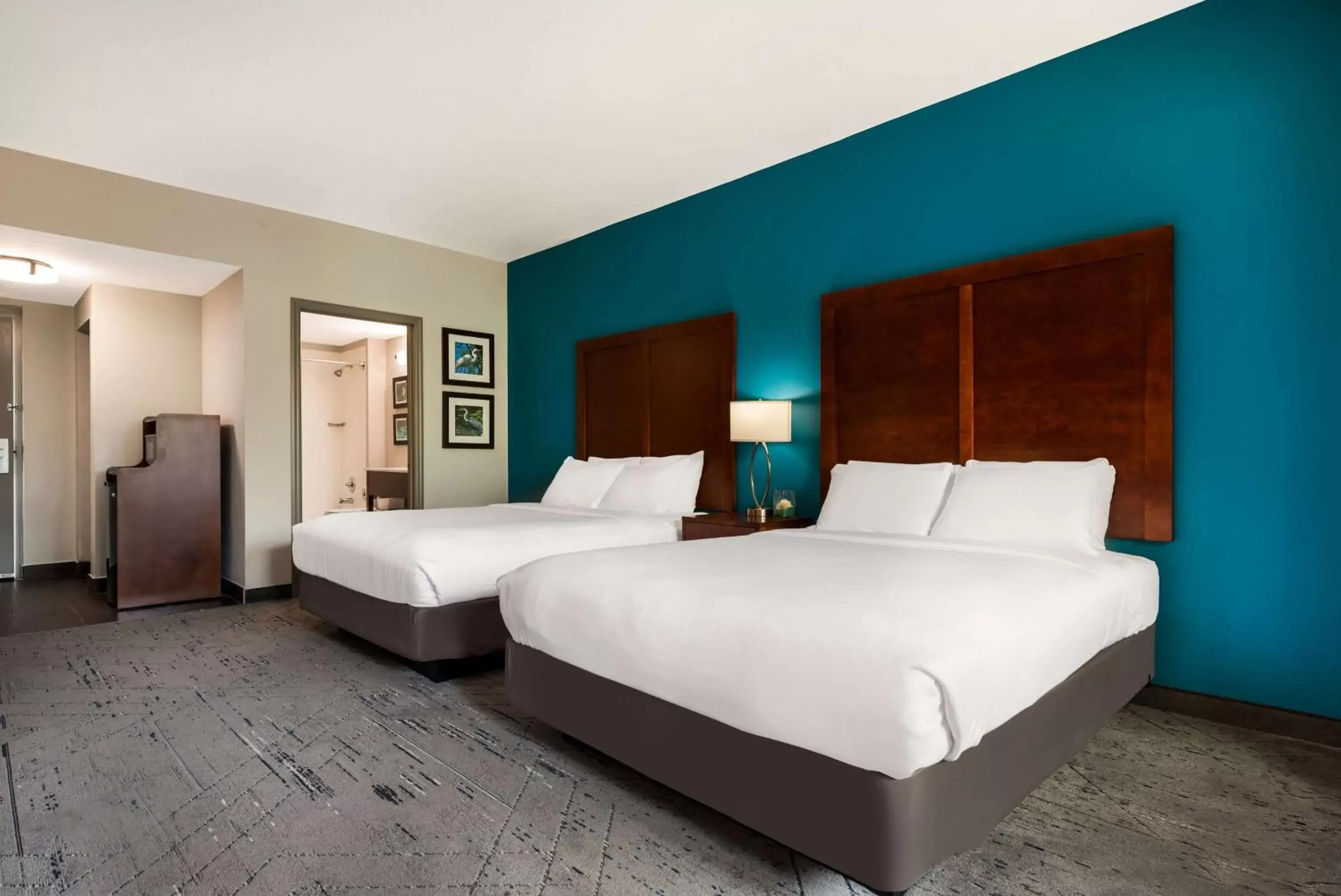 Bedroom, Bed in SureStay Plus Hotel by Best Western The Villages