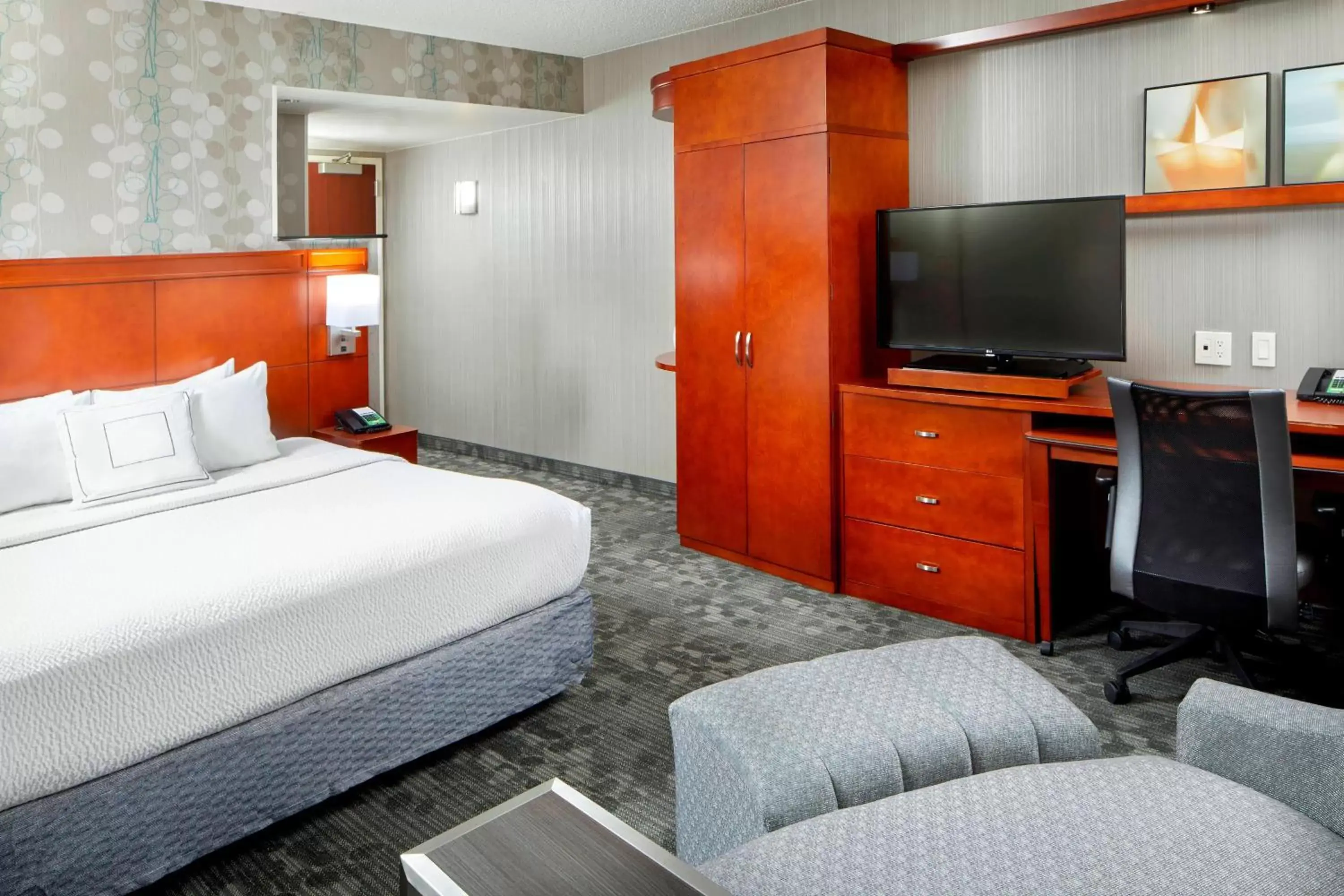 Photo of the whole room, Bed in Courtyard by Marriott San Antonio Six Flags at The RIM