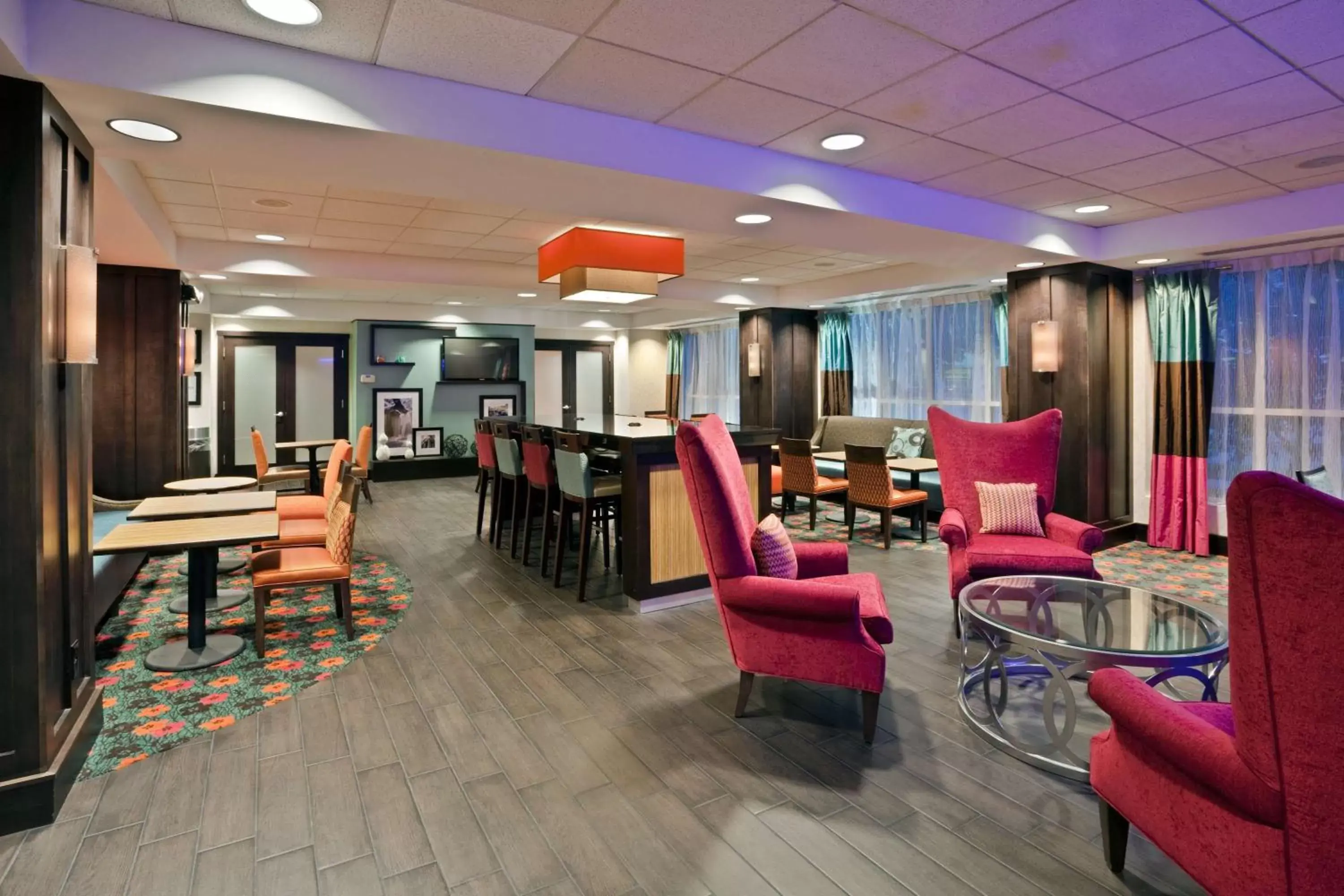 Lobby or reception, Restaurant/Places to Eat in Hampton Inn Ithaca