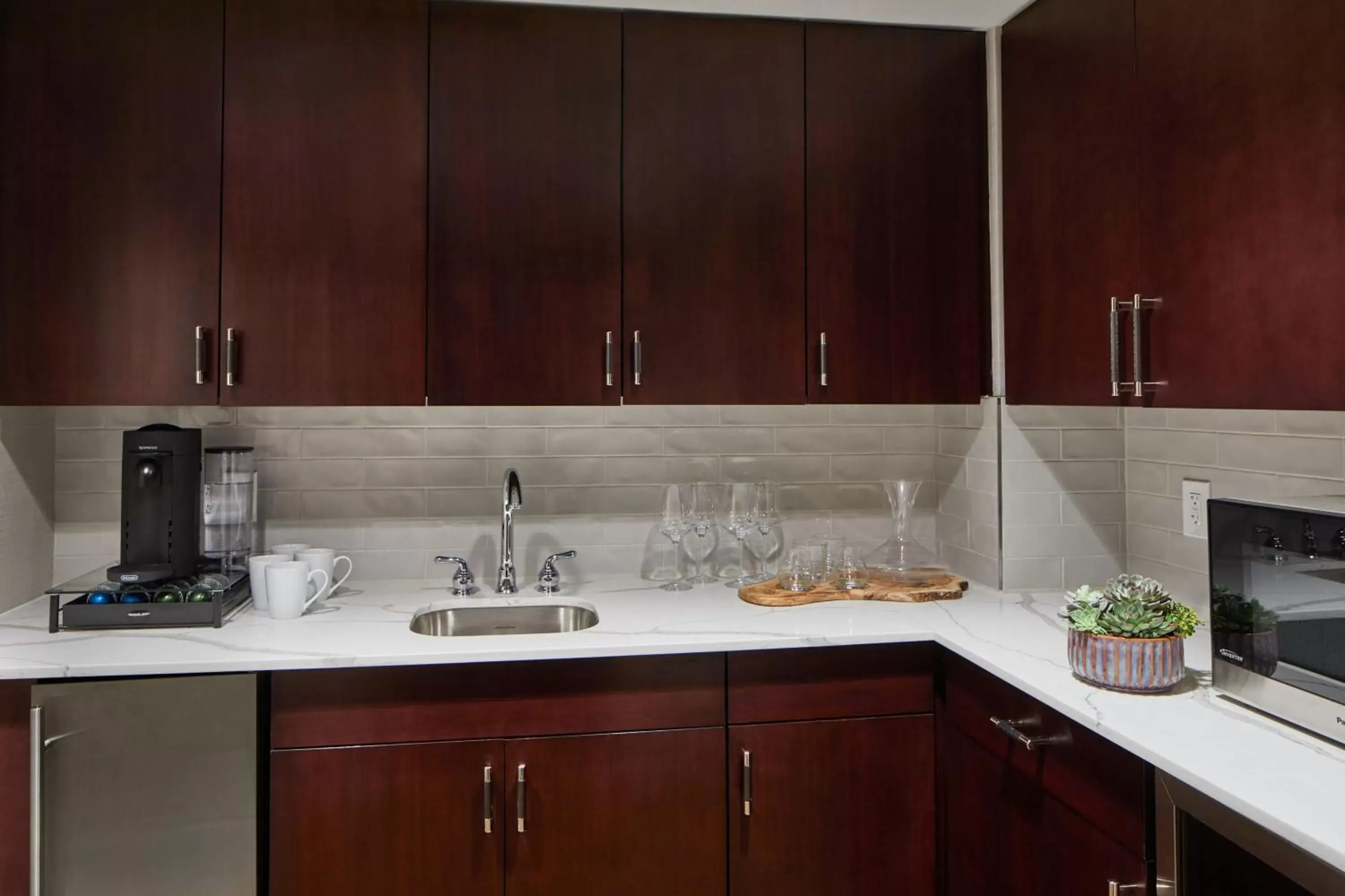 Kitchen or kitchenette, Kitchen/Kitchenette in Lancaster Marriott at Penn Square