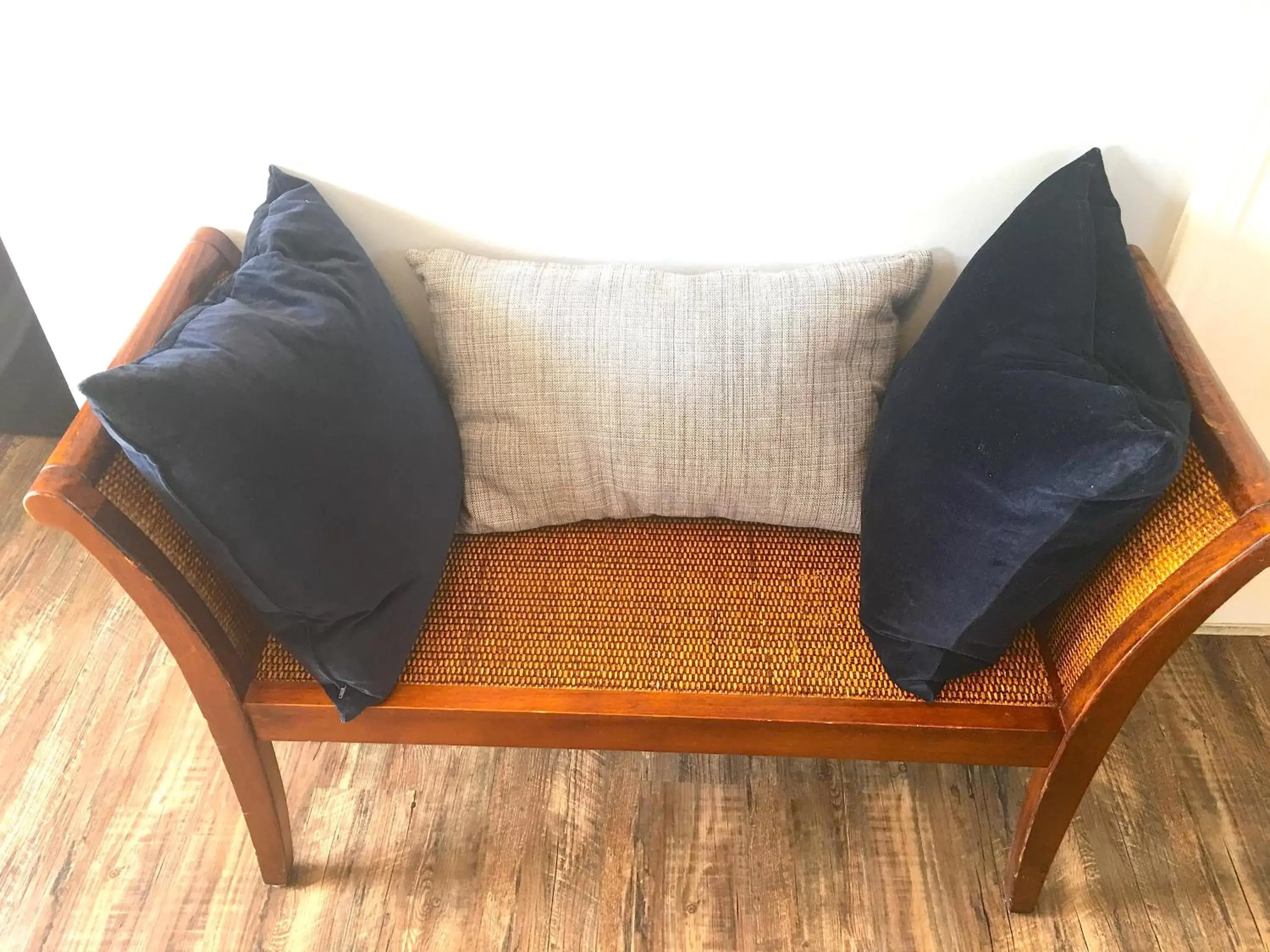 Decorative detail, Seating Area in Shorewood Inn