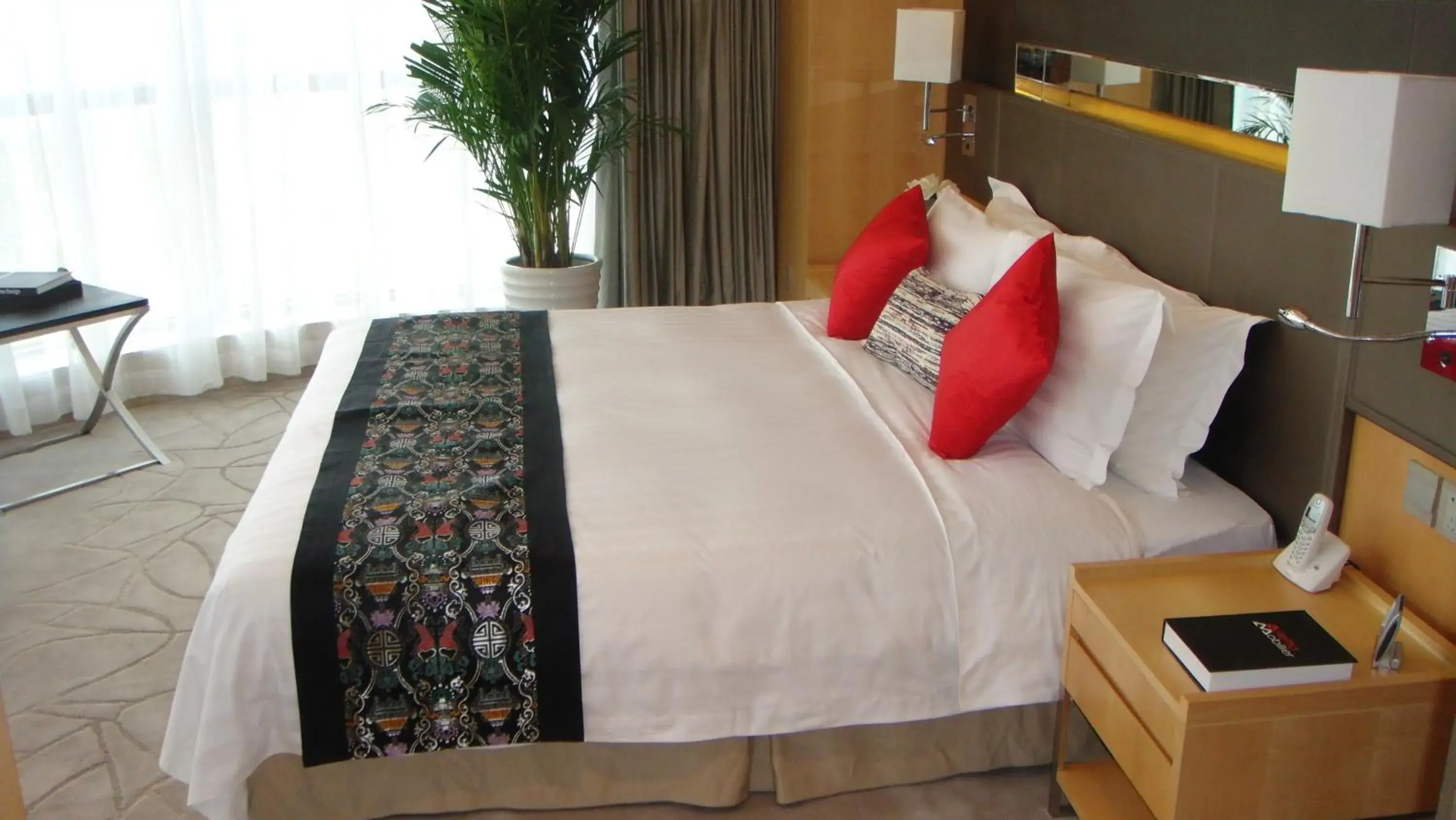 Bedroom, Bed in Ascott Raffles City Beijing