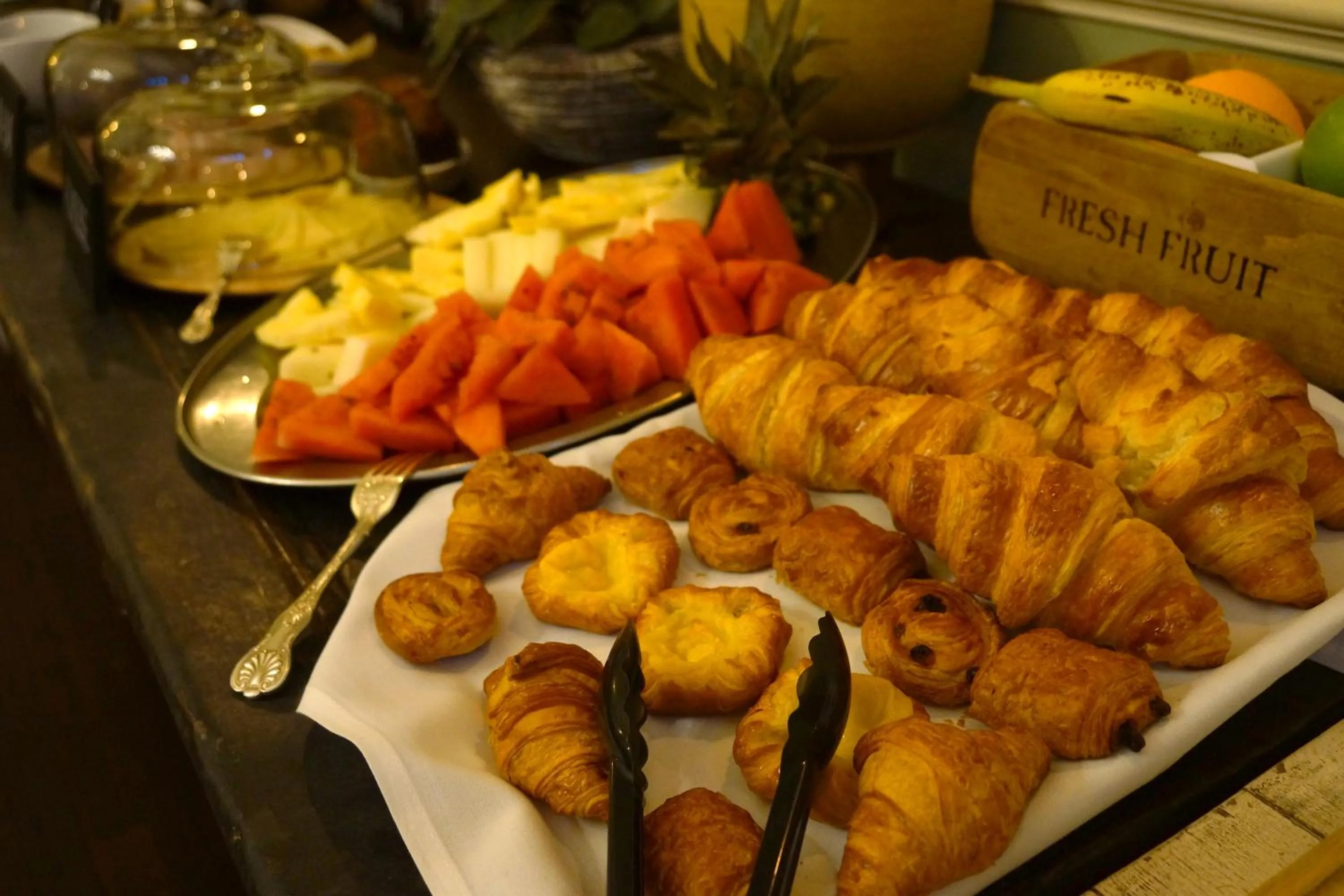 Breakfast in Norfolk Arms Hotel