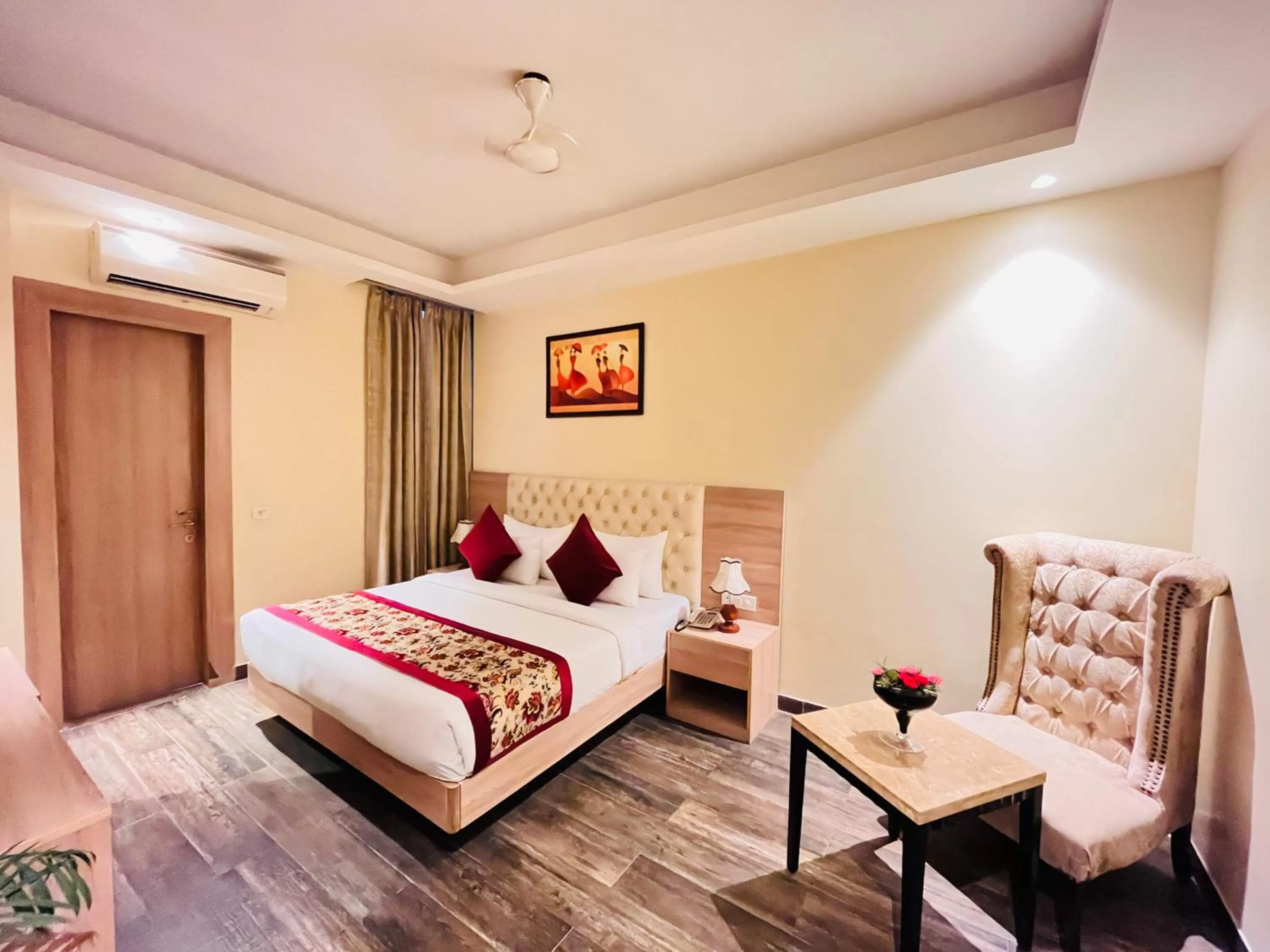 Bed in Hotel Banz near Delhi Airport
