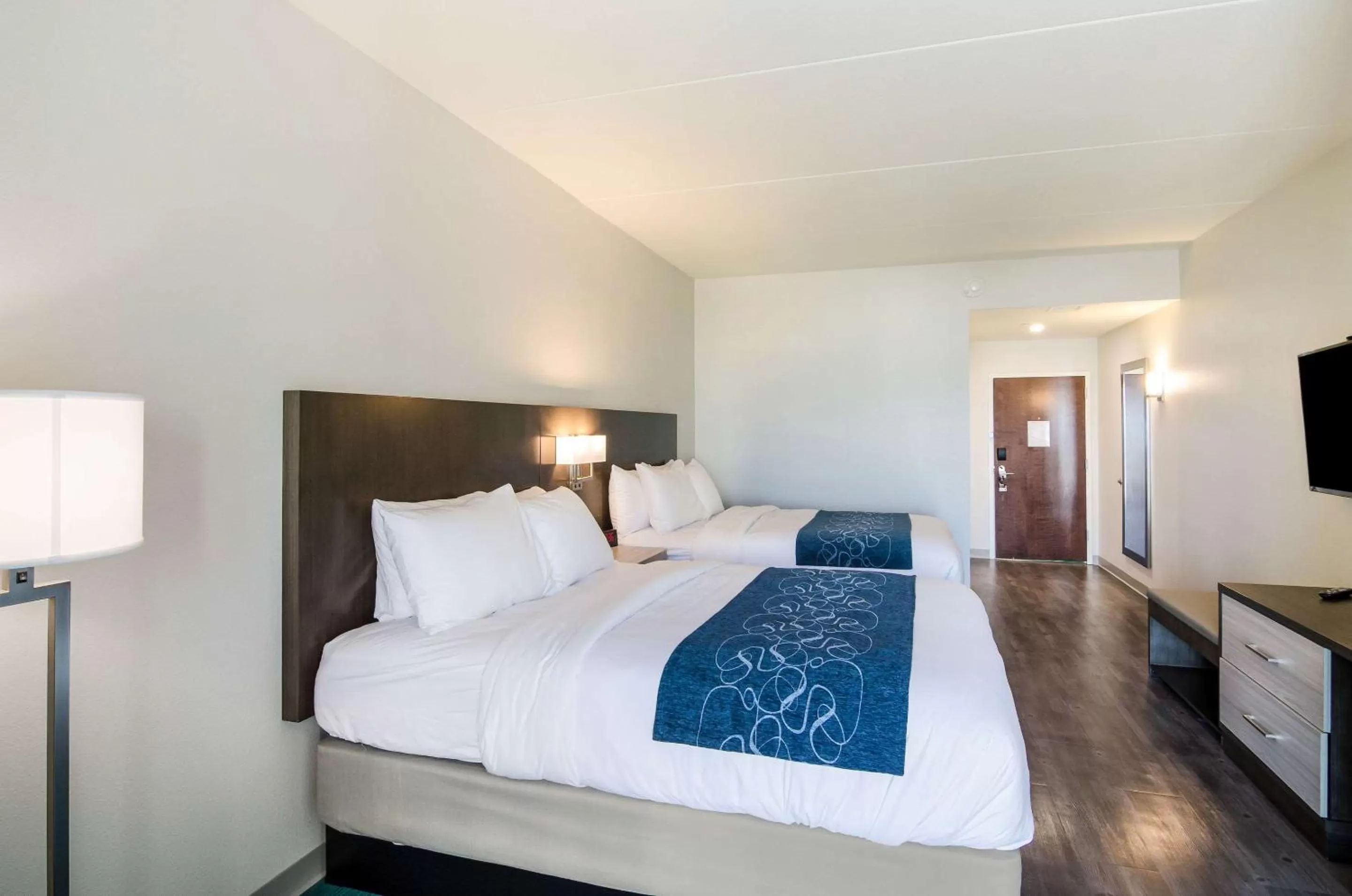 Photo of the whole room, Bed in Comfort Inn & Suites Gulf Shores East Beach near Gulf State Park