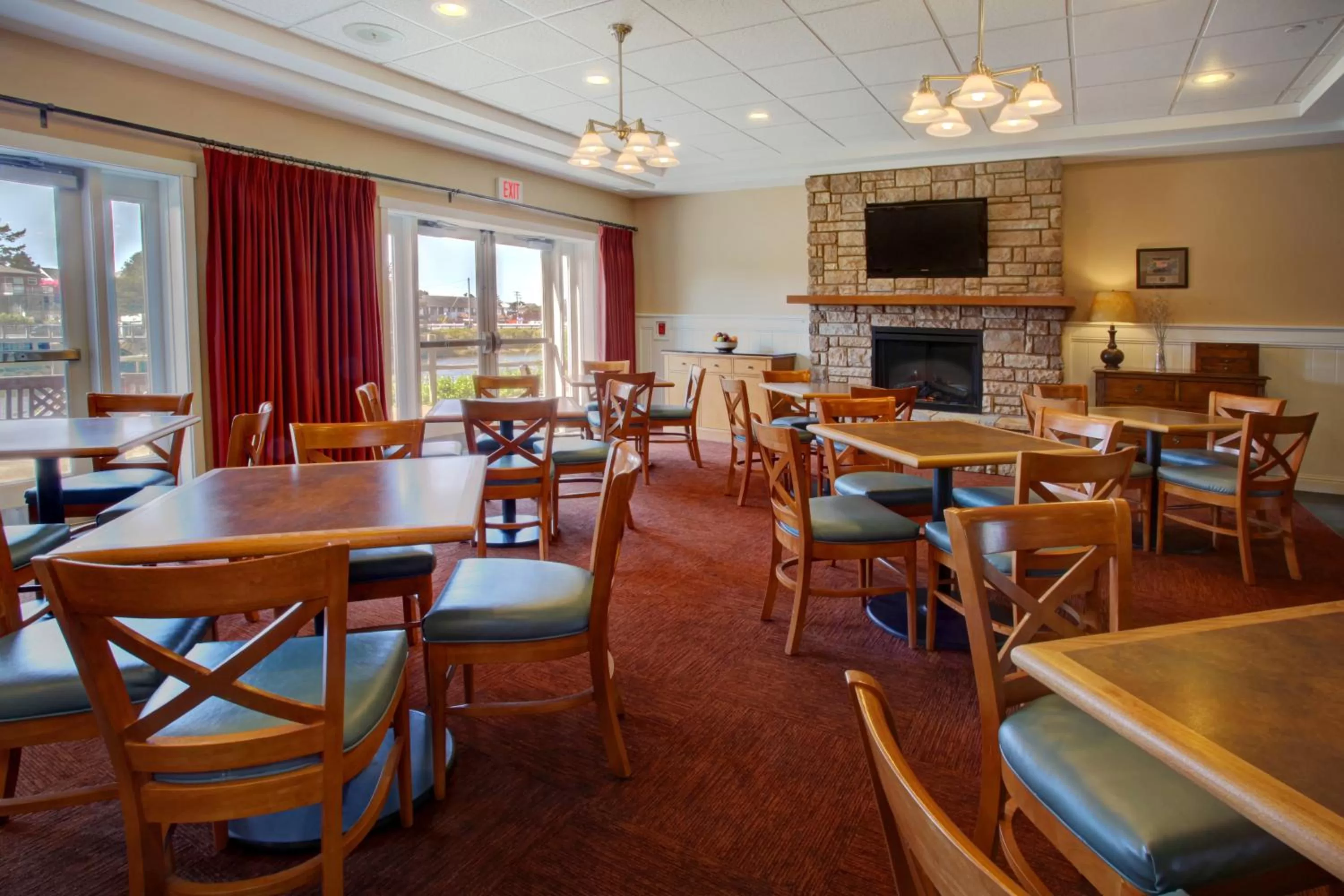 Food and drinks in Rivertide Suites