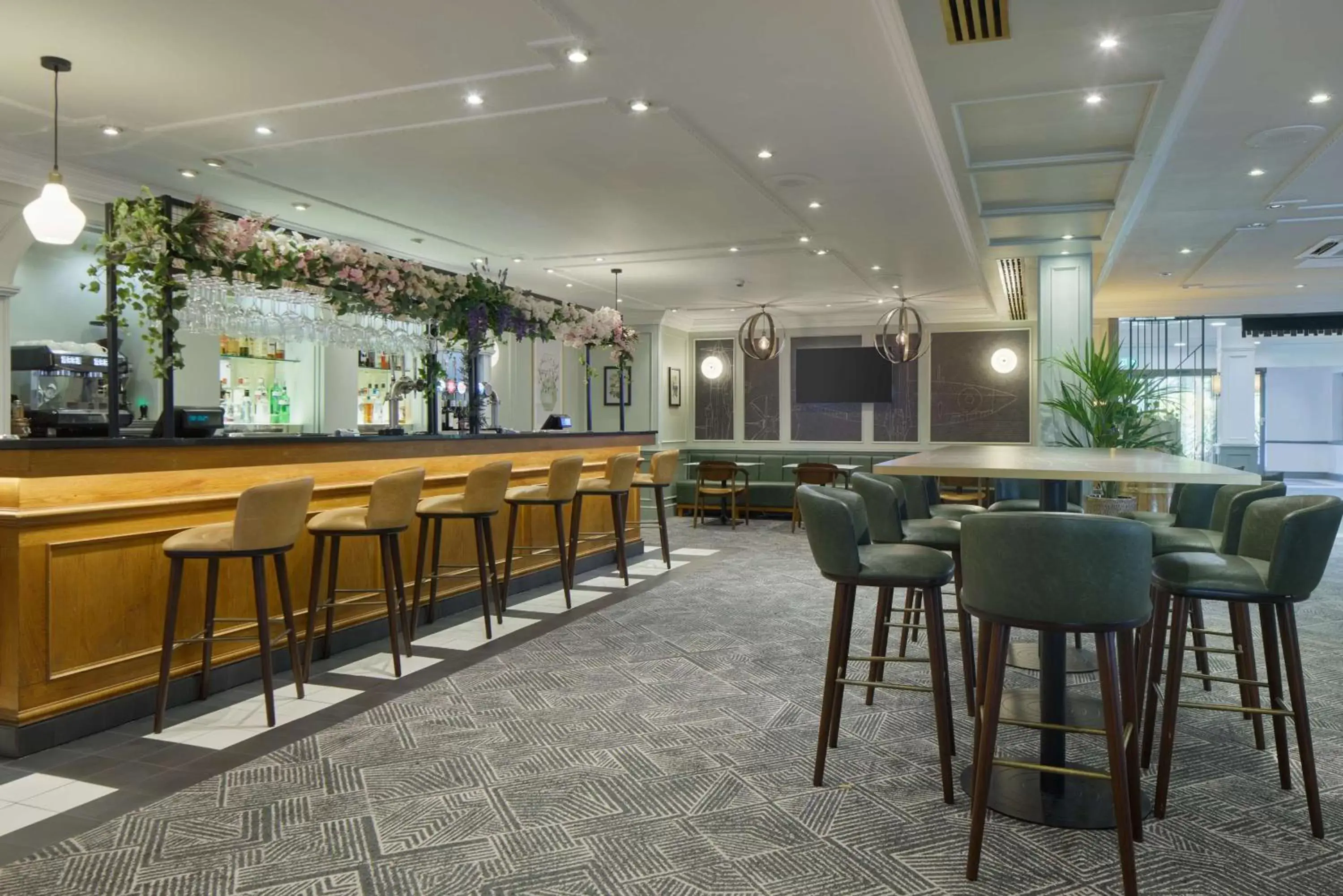 Restaurant/places to eat, Lounge/Bar in DoubleTree by Hilton Southampton