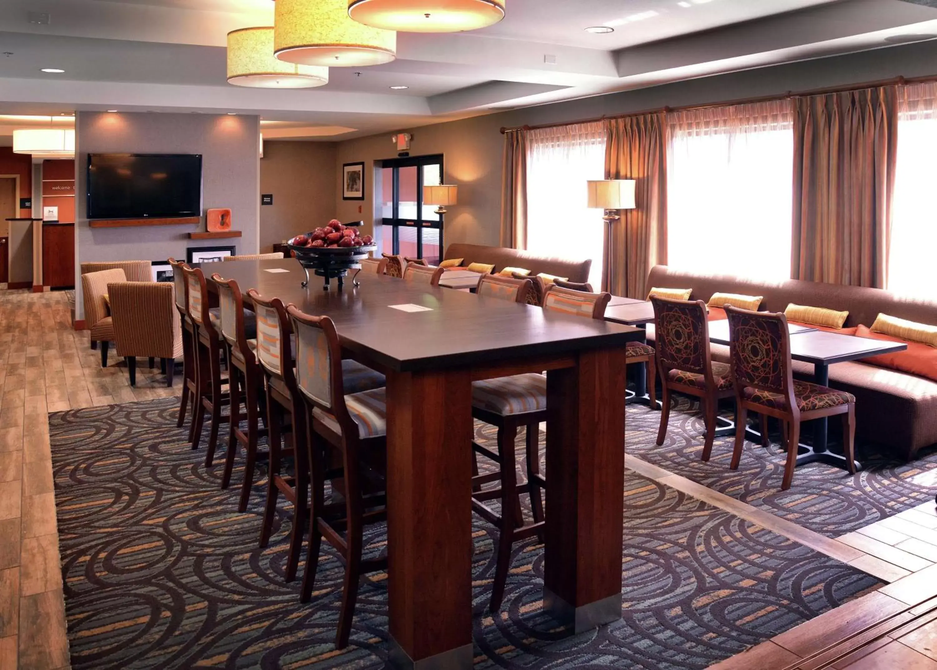 Lobby or reception, Restaurant/Places to Eat in Hampton Inn Medford