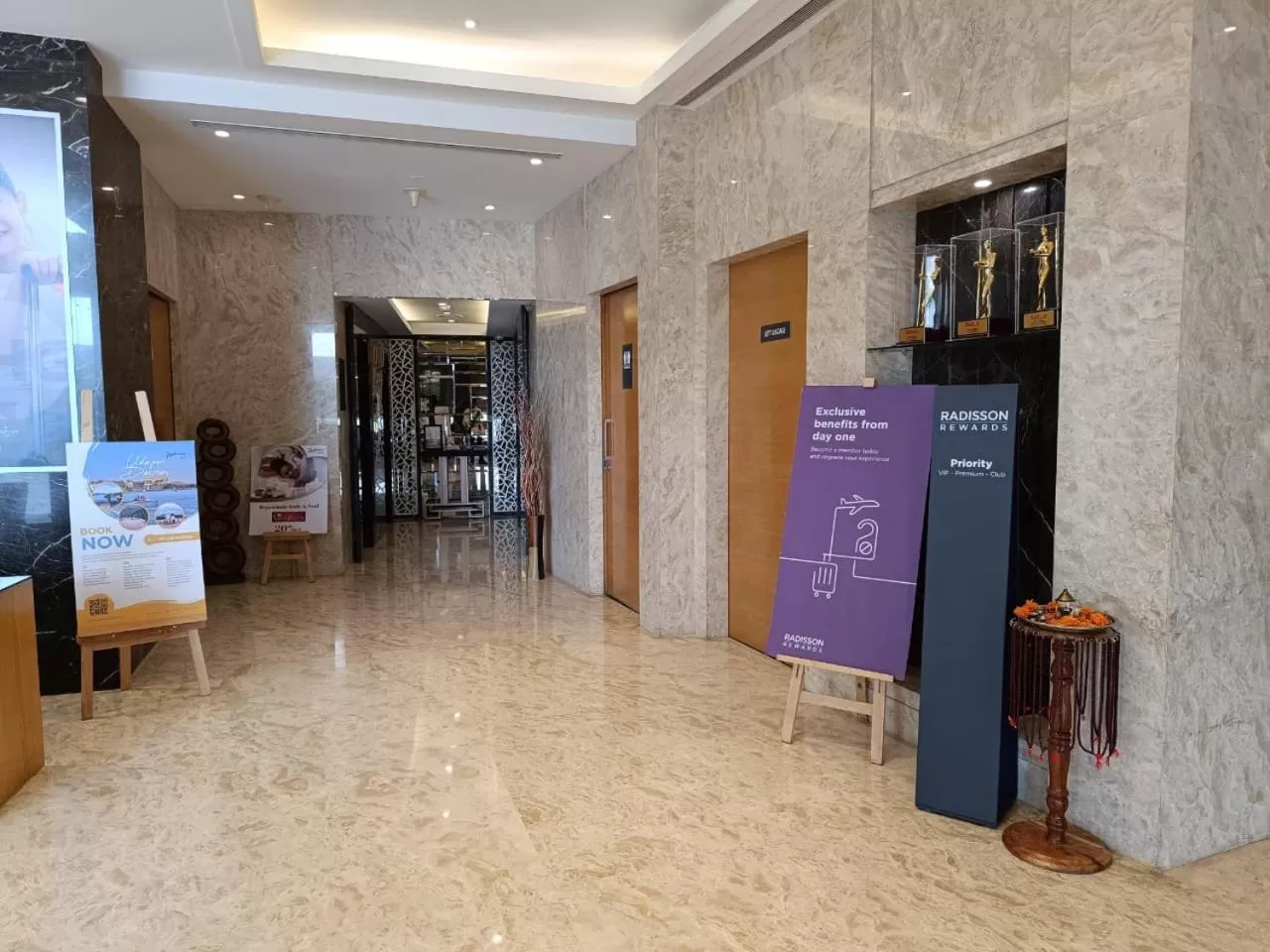 Lobby or reception in Radisson Udaipur