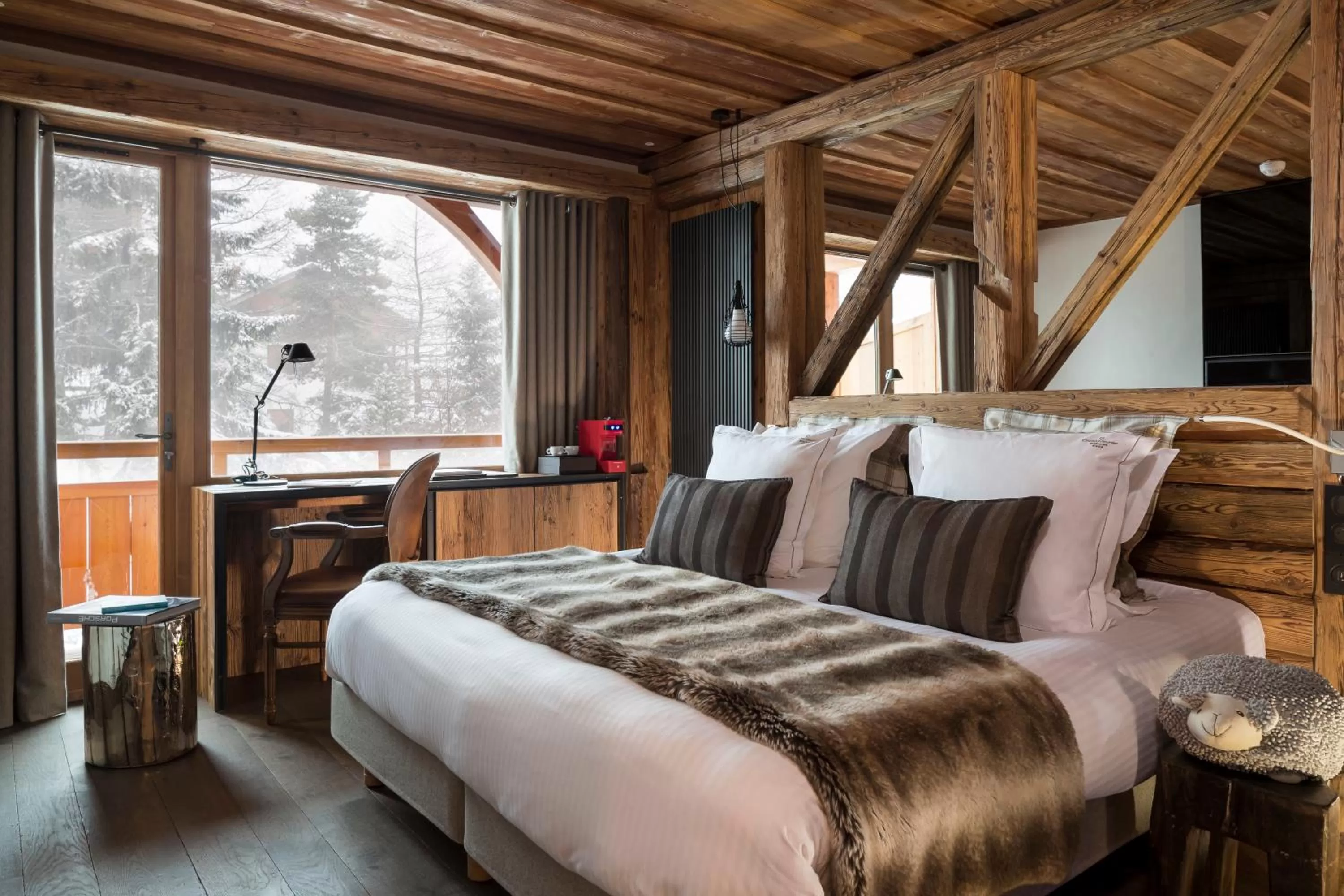 Winter, Bed in Hôtel Chalet Mounier