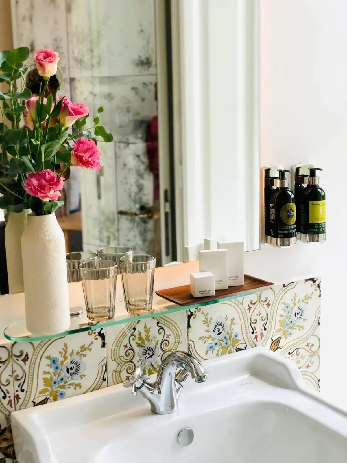 Bathroom in Hotel Tayko Sevilla