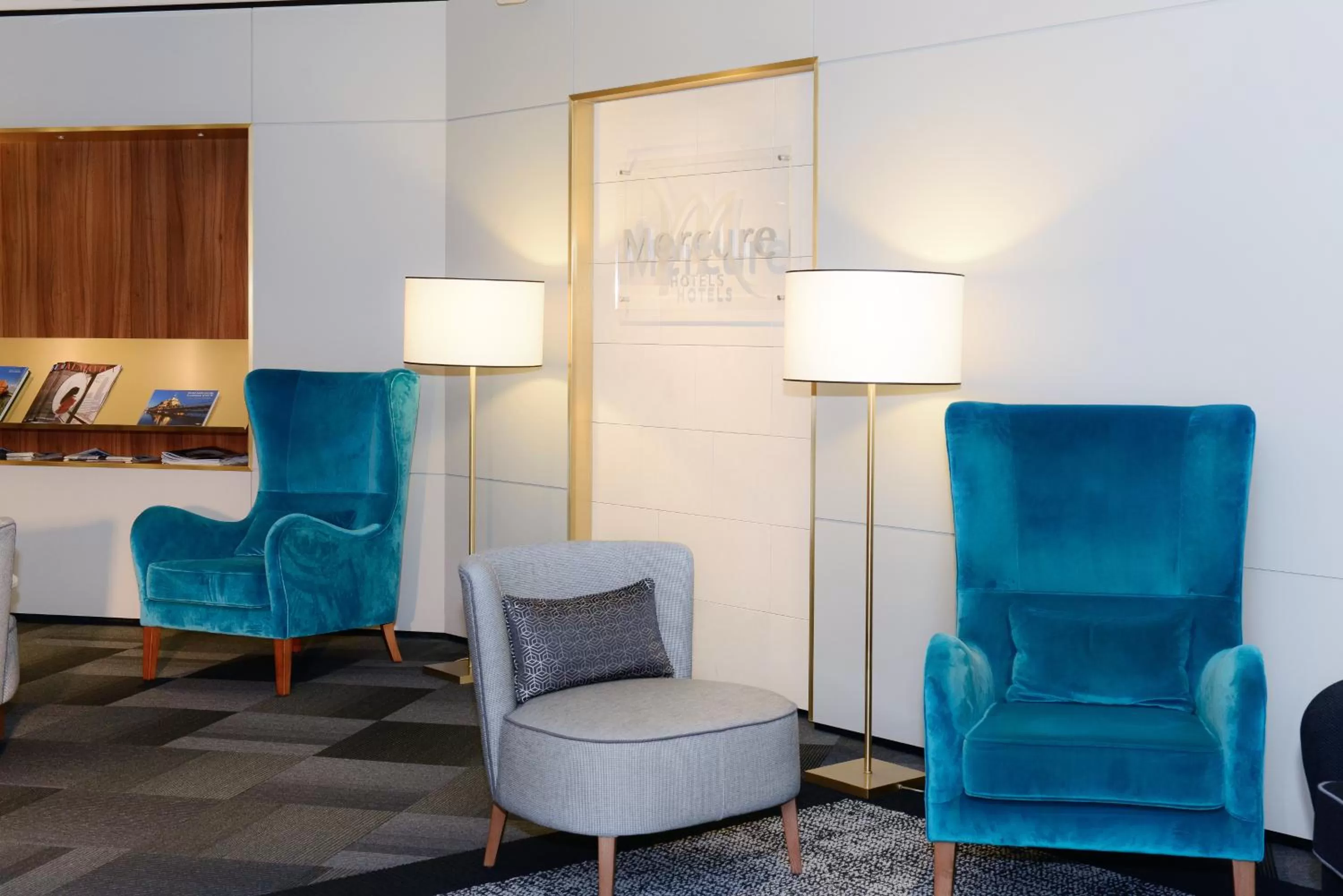 Lobby or reception in Mercure Caen Centre Port De Plaisance