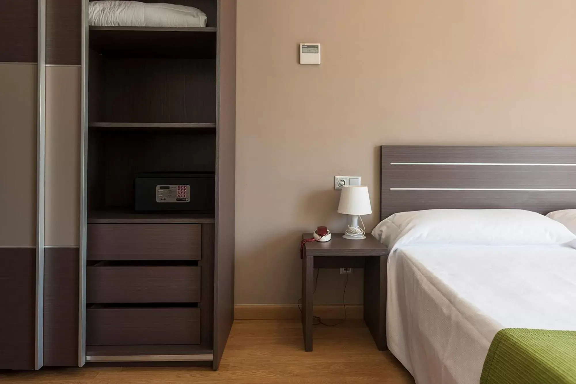 Bed in Hotel Roca-Mar