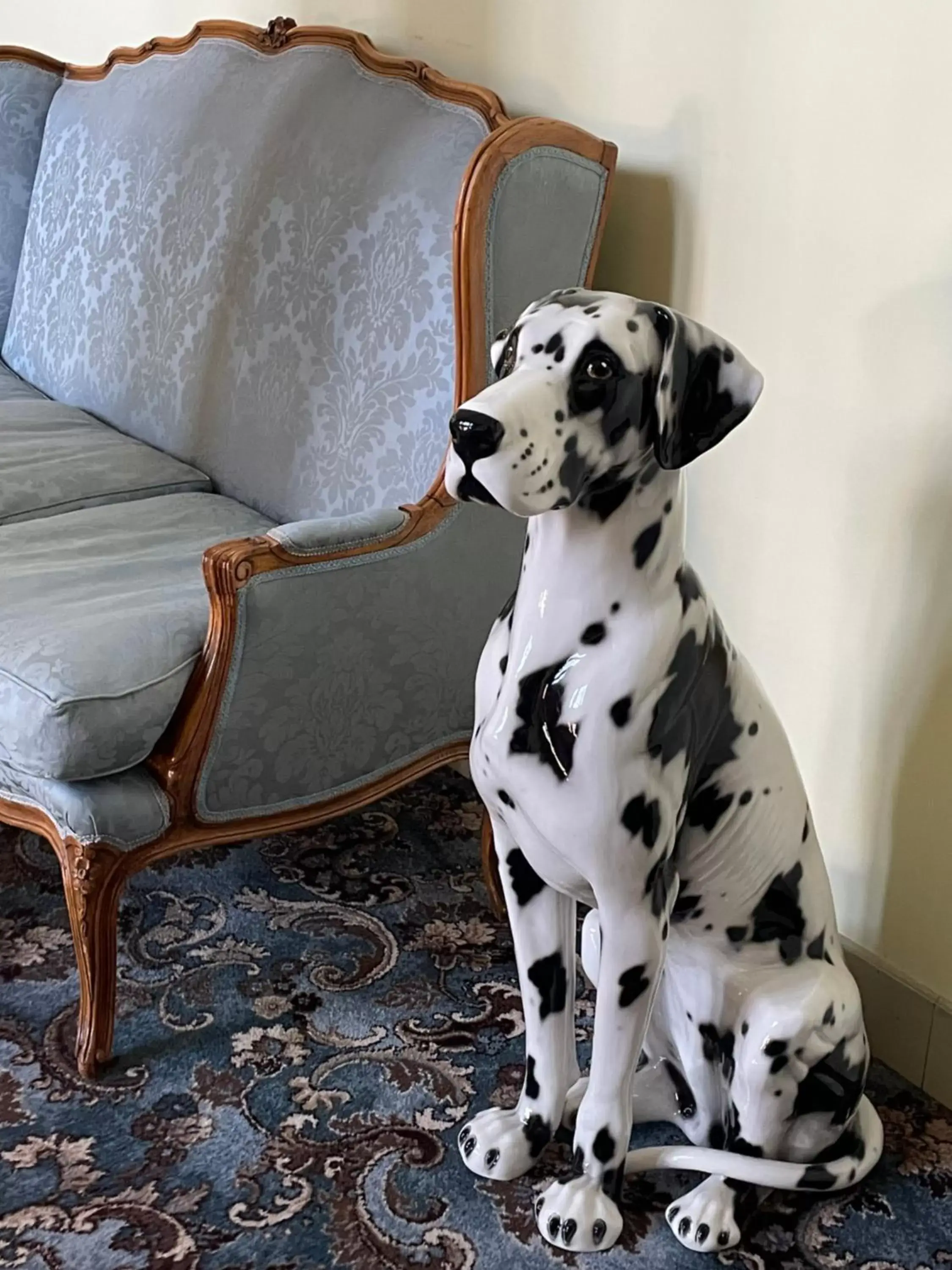 Seating area, Pets in Palace Grand Hotel Varese