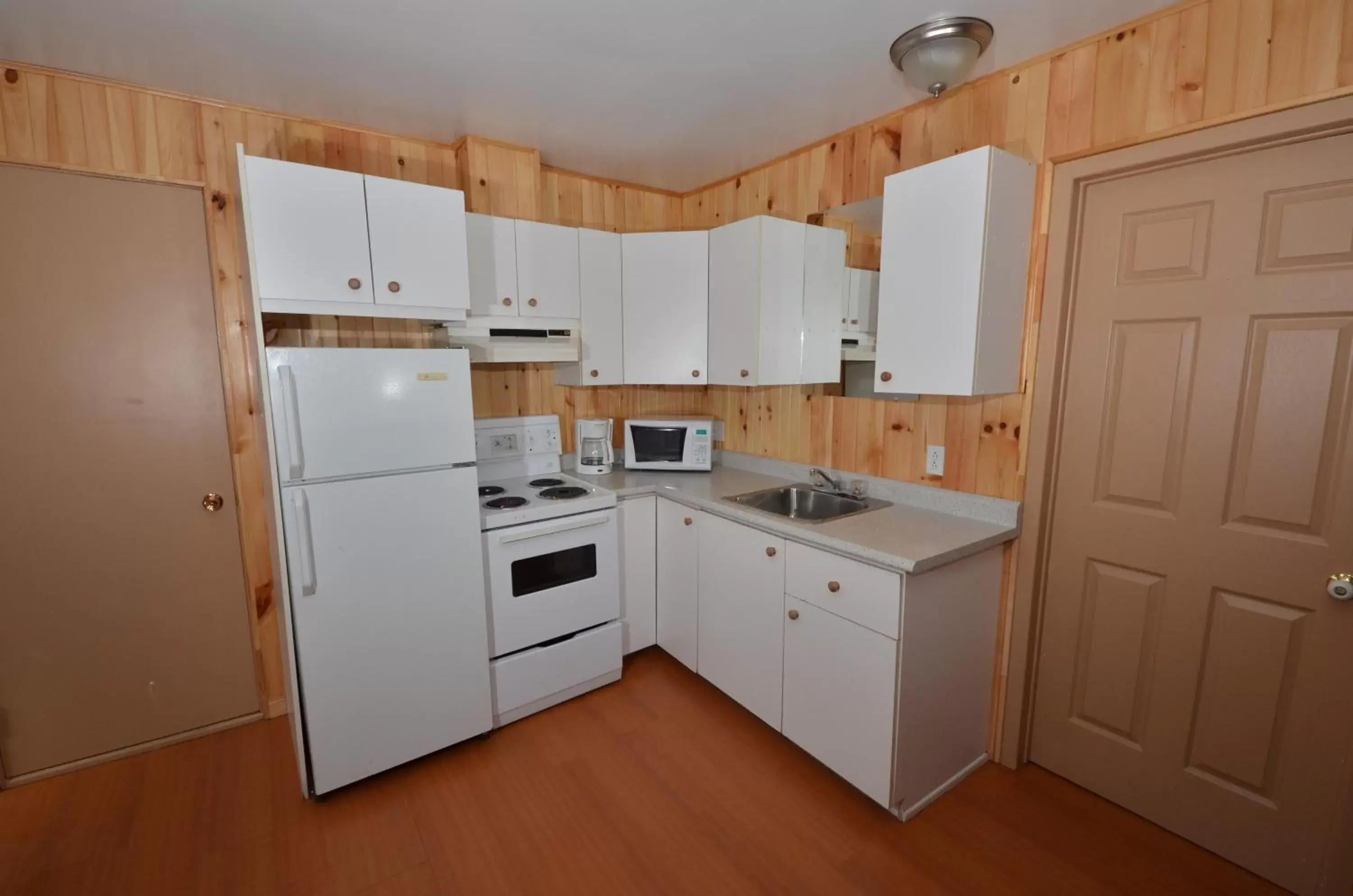 Kitchen or kitchenette, Kitchen/Kitchenette in Centre de Vacances 5 Étoiles Family Resort