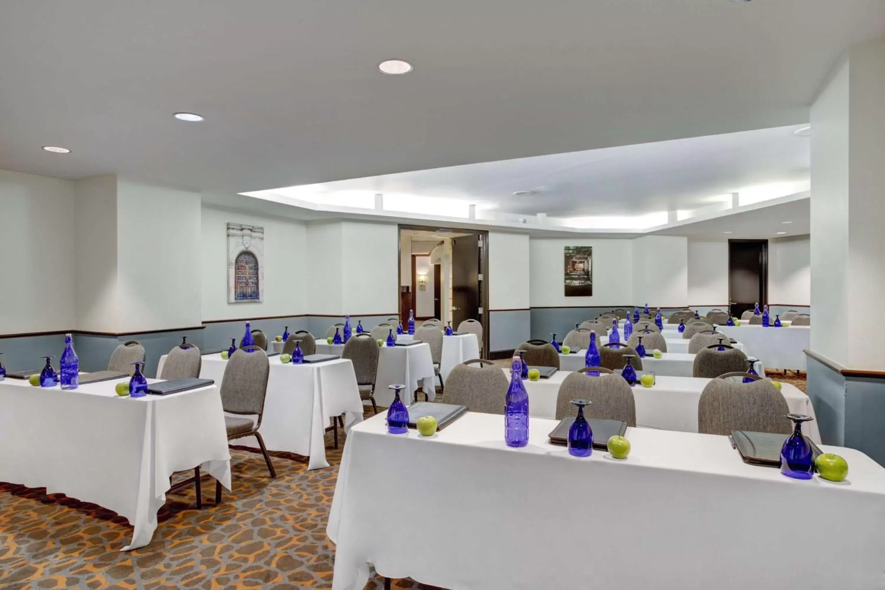 Meeting/conference room in The Emily Morgan Hotel - A DoubleTree by Hilton