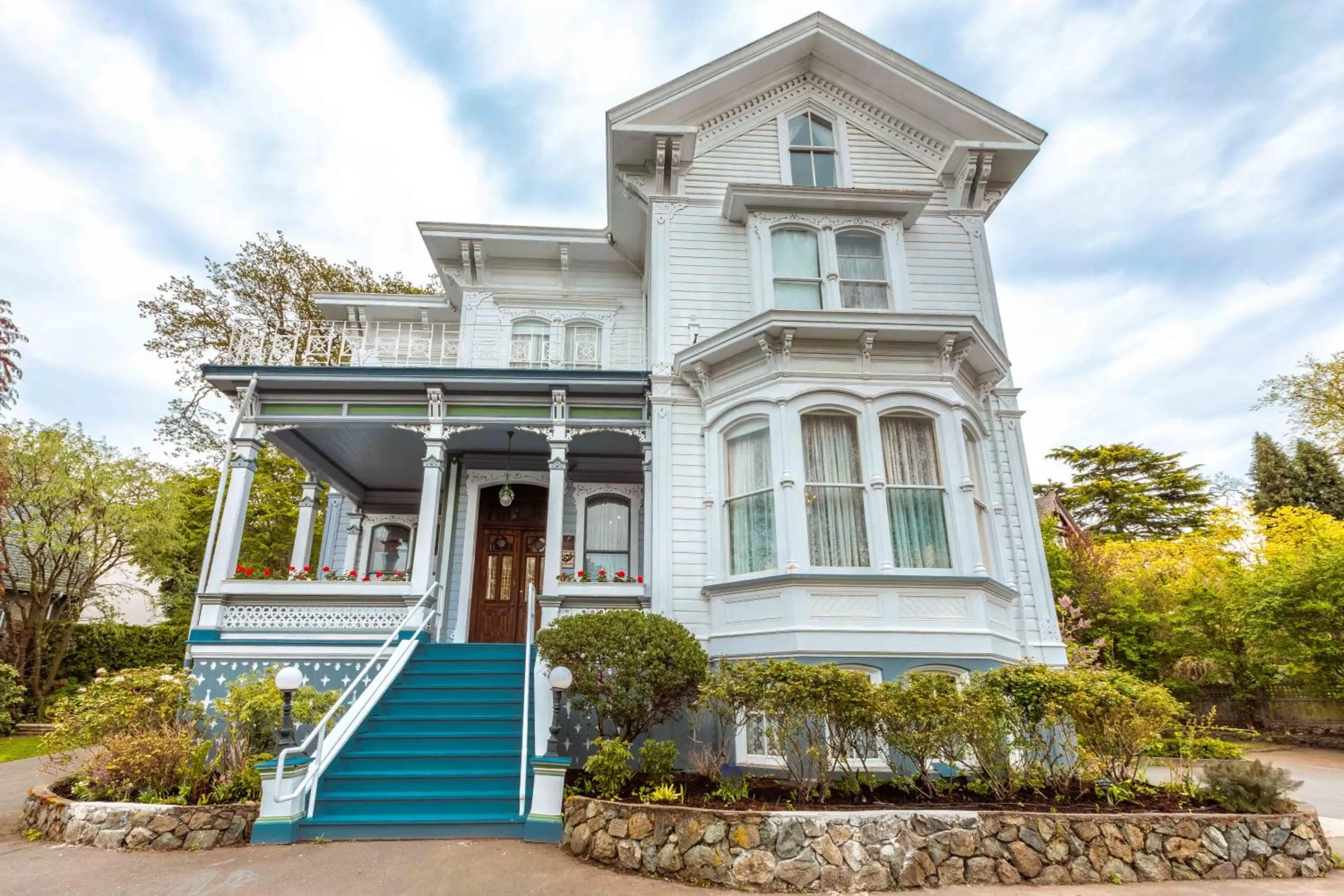 Facade/entrance in Amethyst Inn