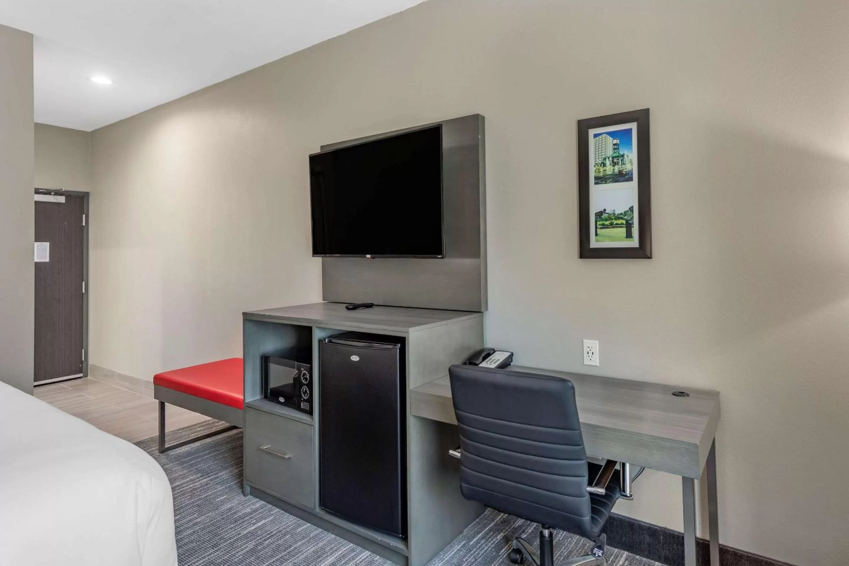 TV and multimedia in Comfort Inn & Suites