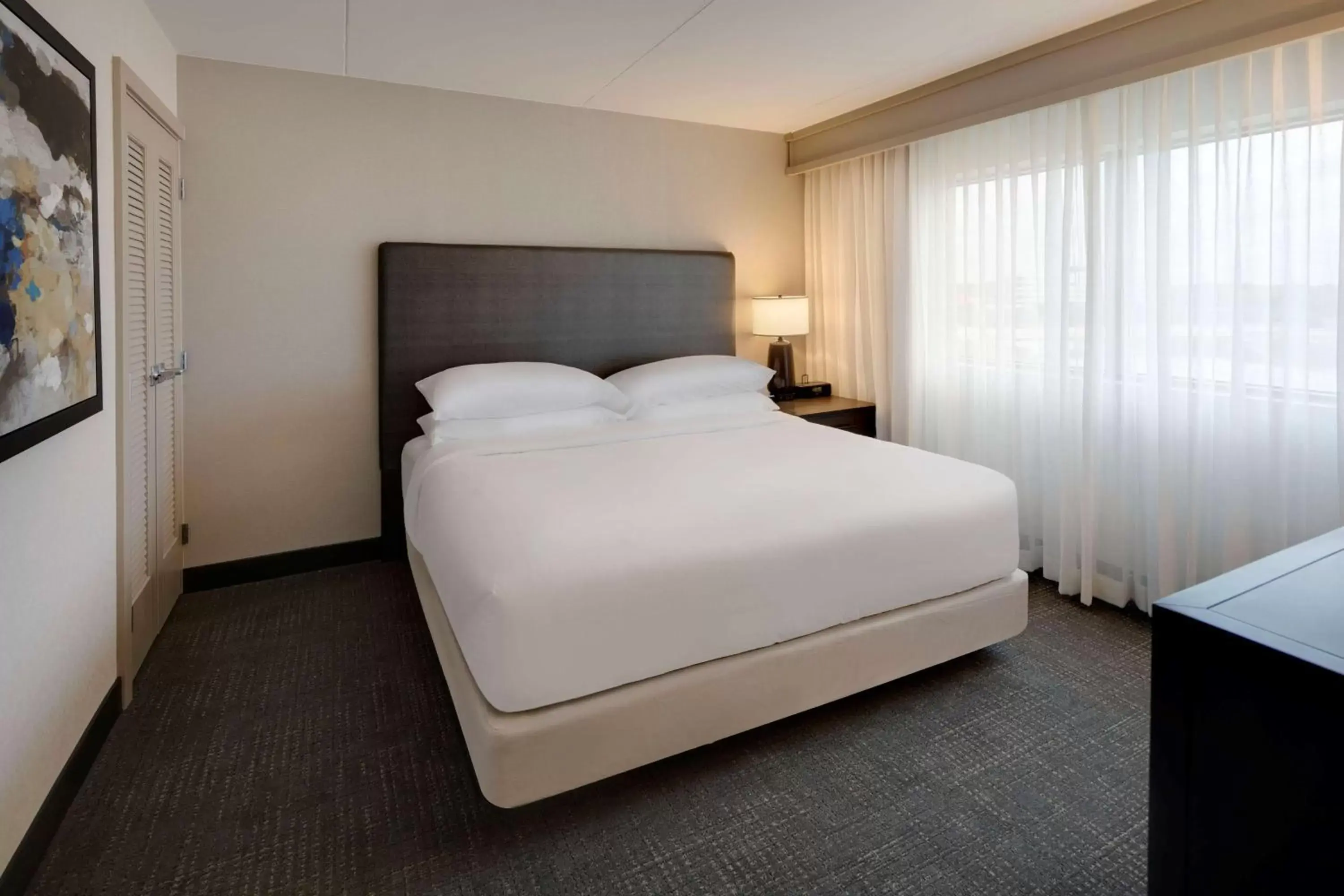 Bed in Embassy Suites by Hilton Detroit Troy Auburn Hills